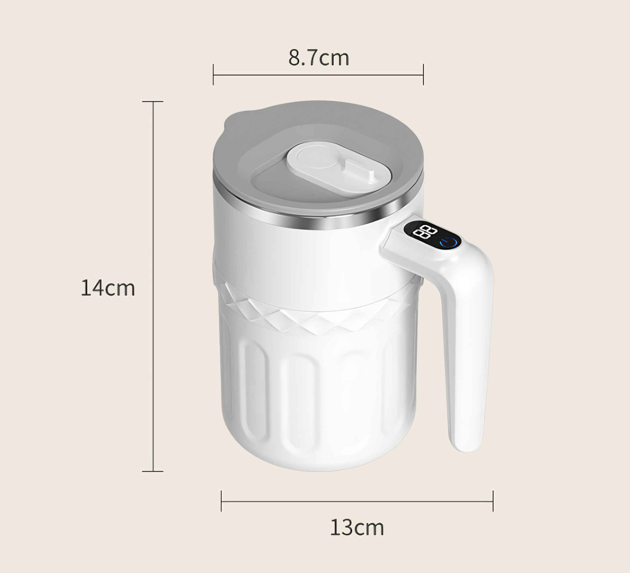 Weiß-grauer elektrischer Becher mit Griff. Abmessungen: 14 cm hoch, 13 cm breit und 8,7 cm oben.