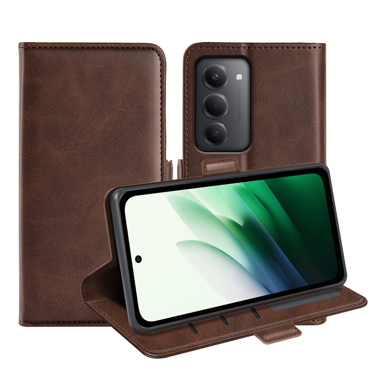 Bruine leren telefoonhoes. Telefoon zit erin met een groen en witte afbeelding op het scherm. De hoes is open.