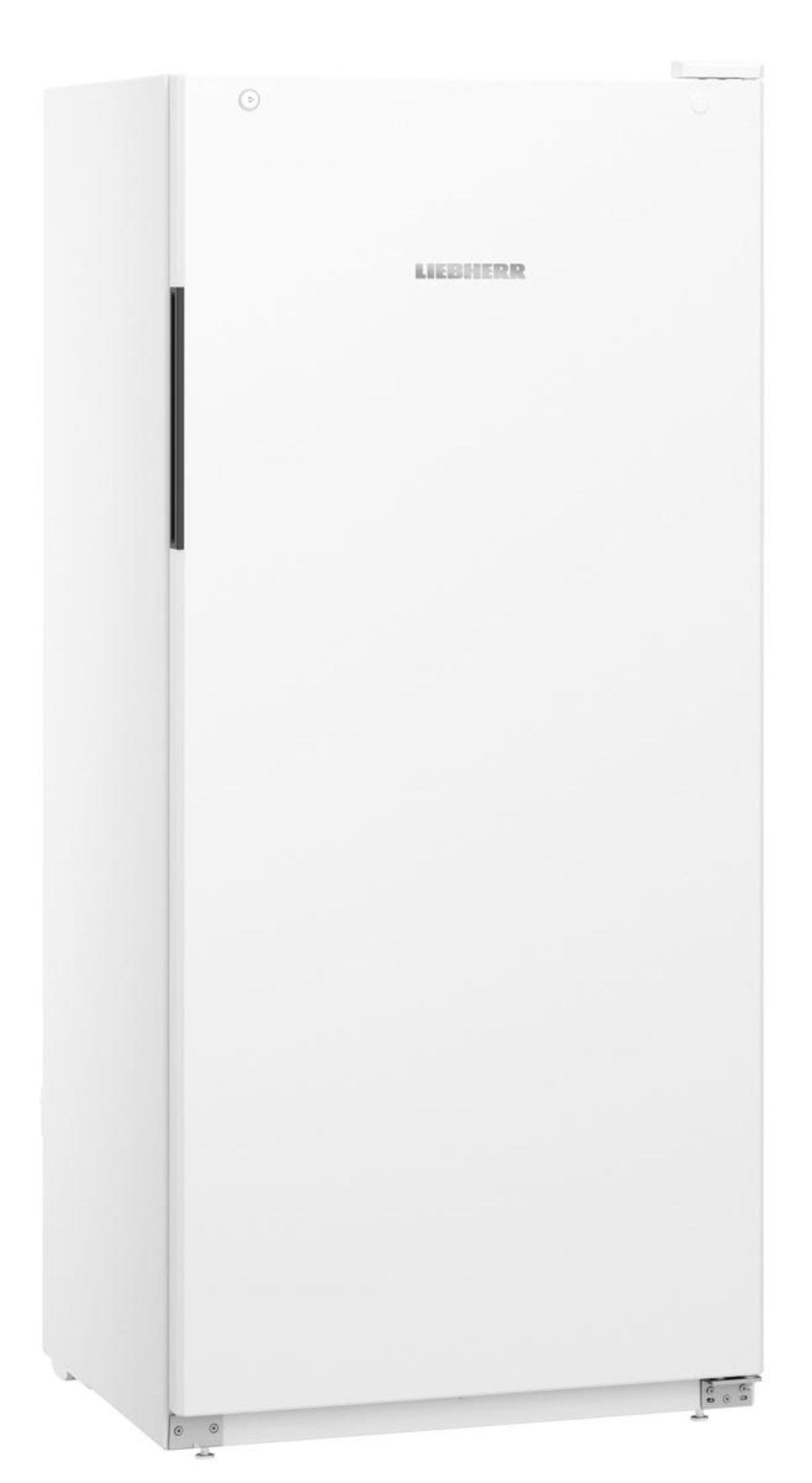 Un congelatore Liebherr bianco. È alto e rettangolare con una maniglia nera. Il logo è visibile.