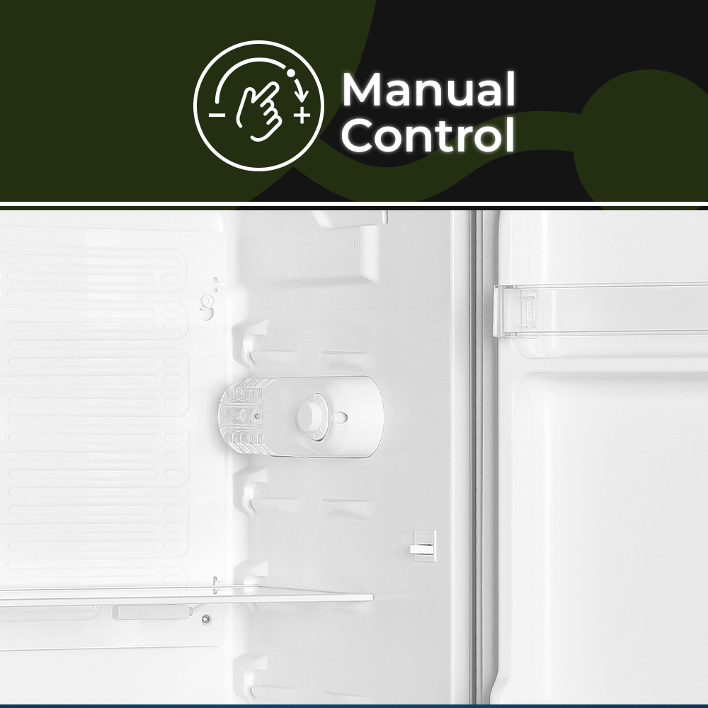 Dentro de un frigorífico blanco con panel de control manual. El mando es visible y la puerta está abierta. Arriba pone 'Manual Control'.