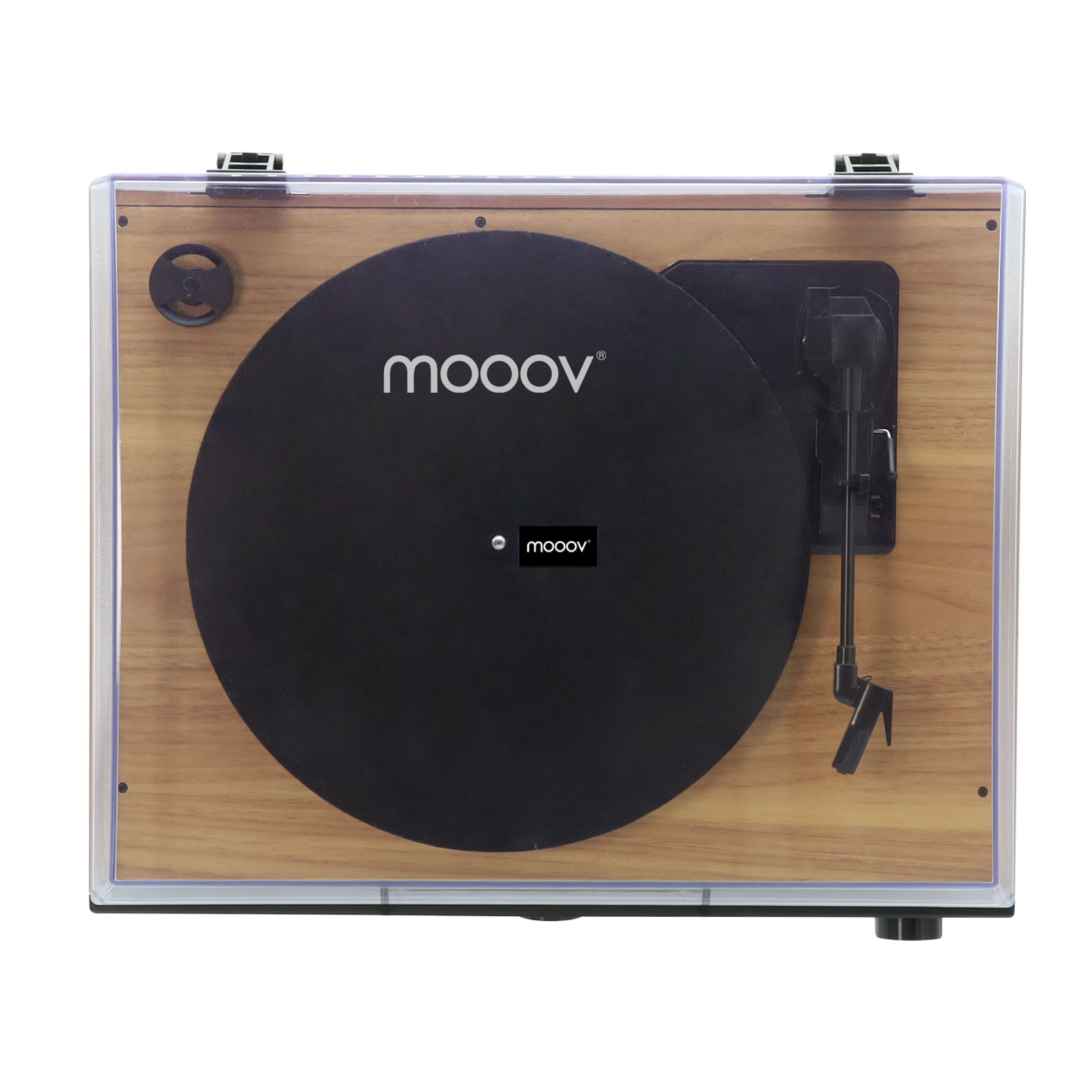 Un tocadiscos con un disco negro, base de madera y cubierta de plástico transparente. La marca es 'mooov'.