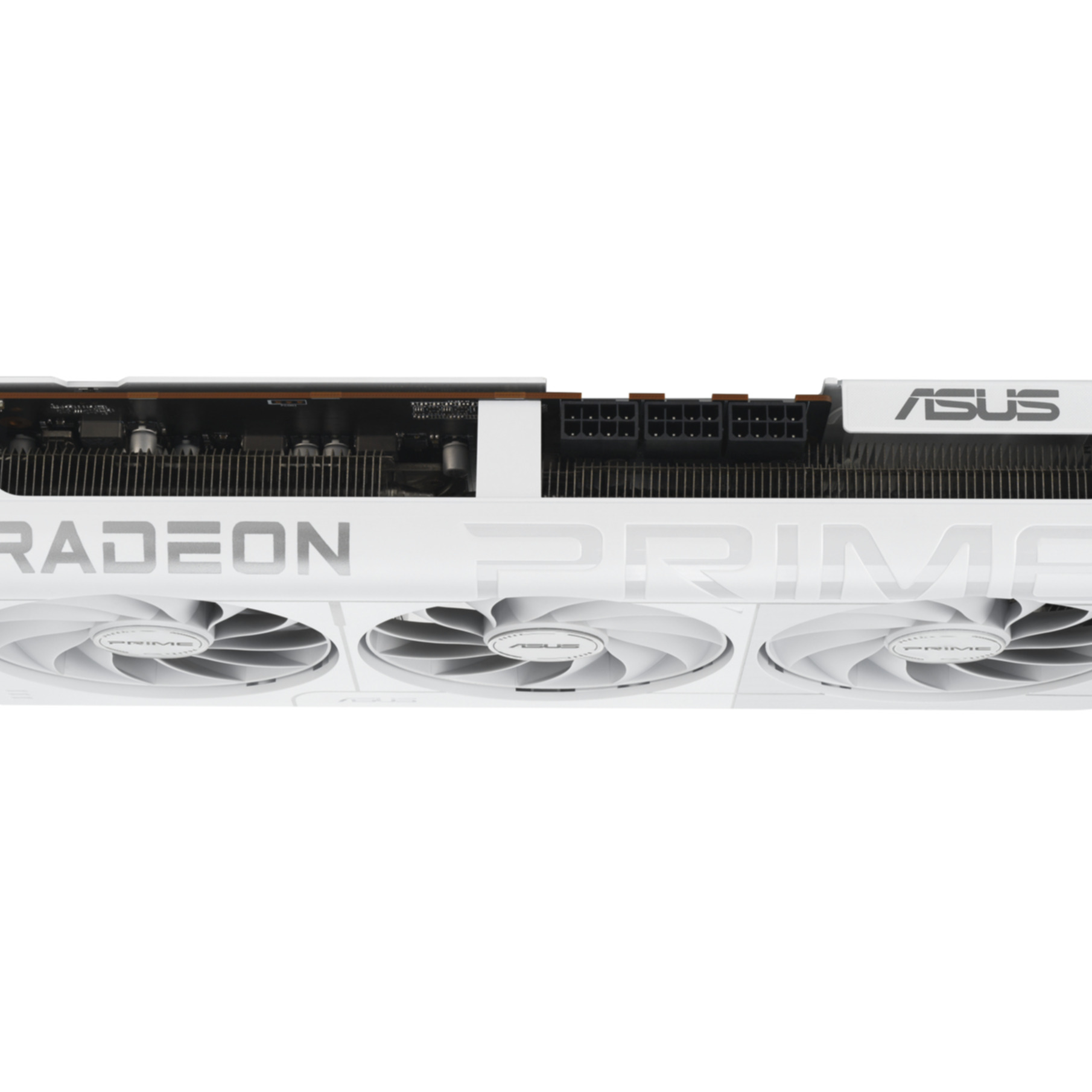 Biała karta graficzna ASUS Radeon PRIME z trzema wentylatorami. Karta ma nazwę marki i szczegóły modelu w kolorze białym.