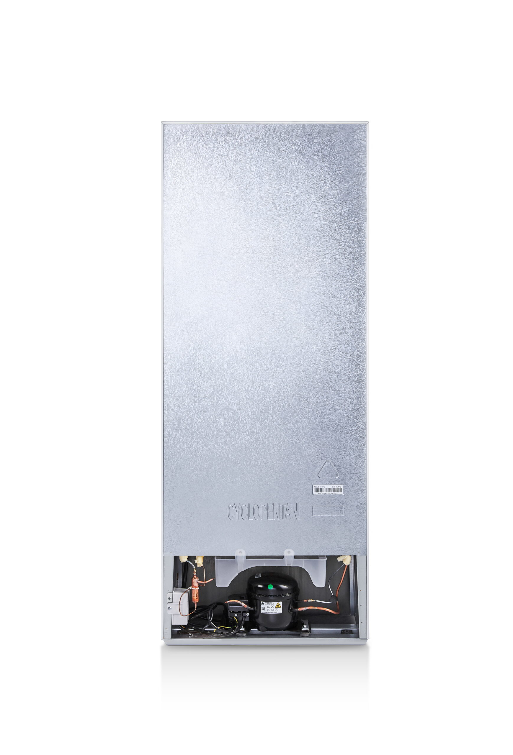 Vista trasera de un refrigerador. El panel trasero es gris, con el compresor y otros componentes visibles en la parte inferior.