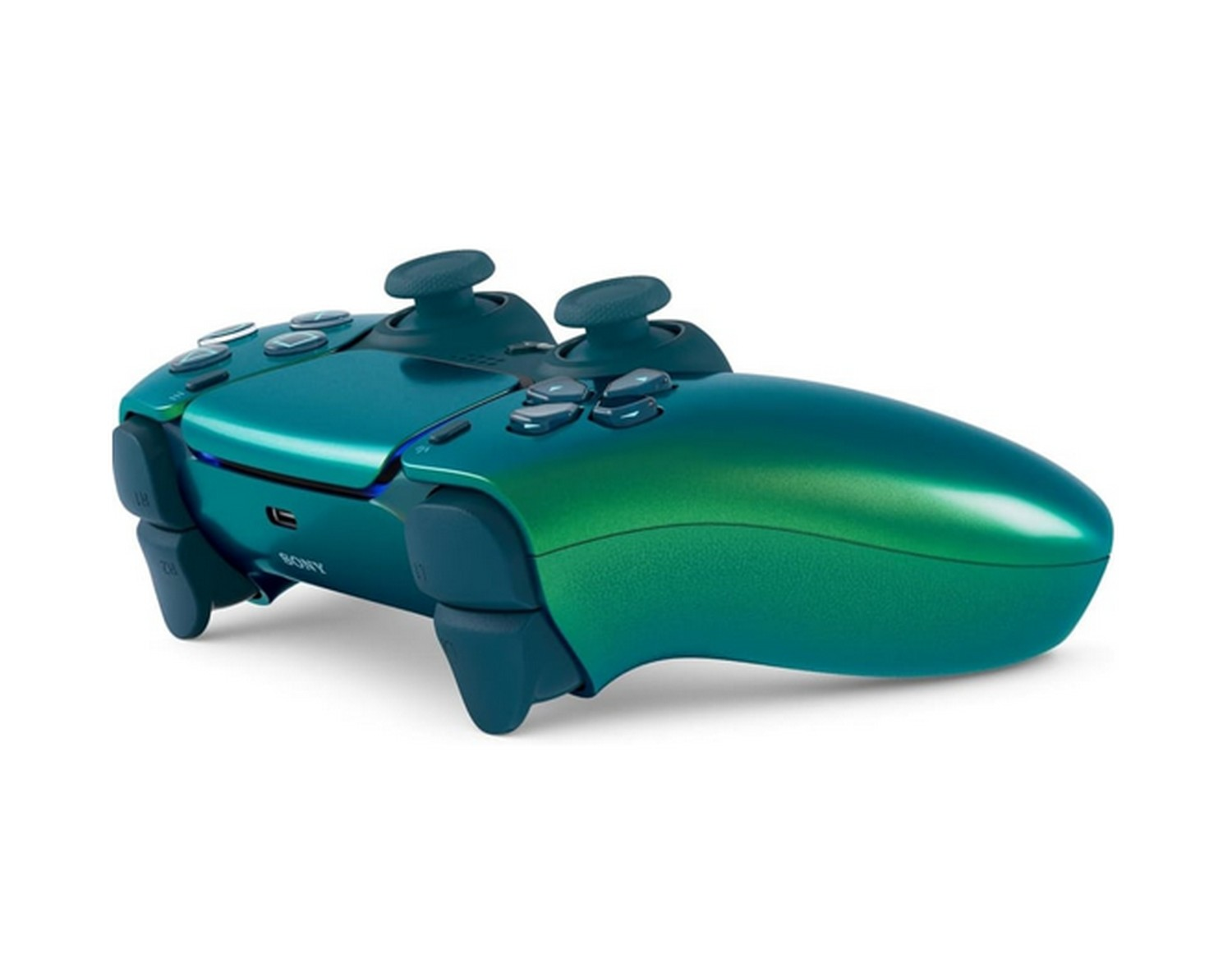 Un controller Dualsense per PlayStation 5 con sfumatura verde e teal, con pulsanti, levette analogiche e finitura lucida, isolato su bianco.