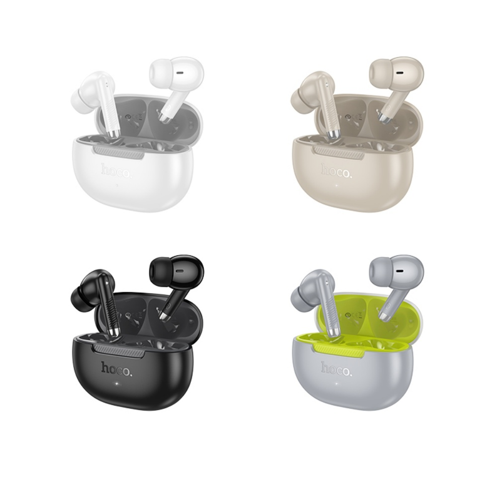 Quattro set di auricolari wireless in diversi colori: bianco, beige, nero e grigio. Ogni set è nella sua custodia di ricarica, aperta e pronta all'uso.