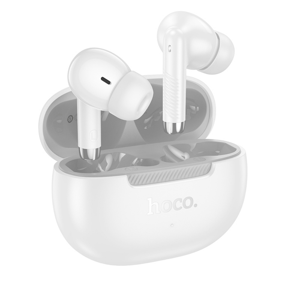 Auricolari wireless bianchi nella loro custodia di ricarica. La custodia e gli auricolari sono bianchi. Il logo del marchio 'hoco.' è sulla custodia.