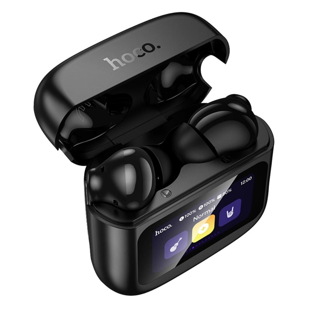 Auriculares Hoco negros en un estuche de carga abierto. El estuche tiene una pantalla que muestra información. Los auriculares son brillantes.