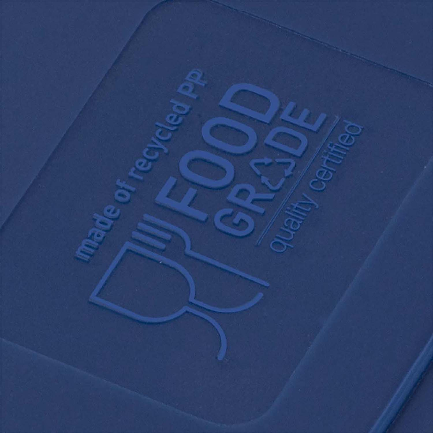 Superficie azul con texto 'FOOD GRADE' y 'quality certified'. Incluye un símbolo de reciclaje y 'made of recycled PP'.