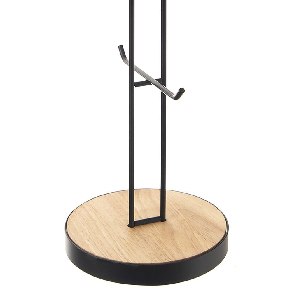 Un árbol de tazas con base de madera y marco de metal negro. Dos ganchos sostienen las tazas. La base es circular.