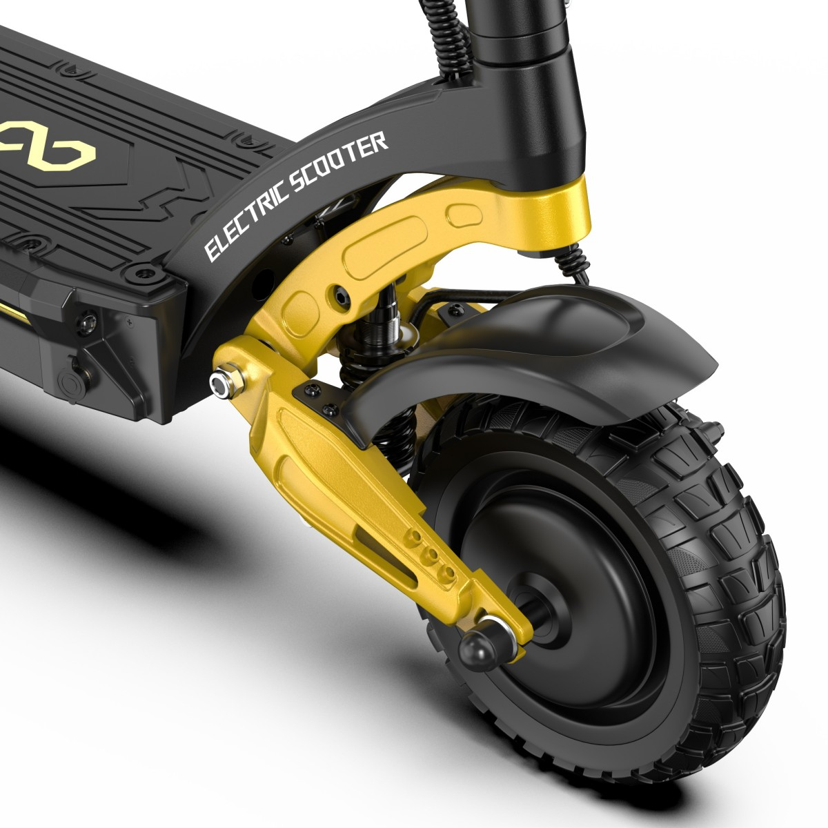 Zbliżenie czarno-żółtej hulajnogi elektrycznej. Przednie koło i zawieszenie widoczne na białym tle.