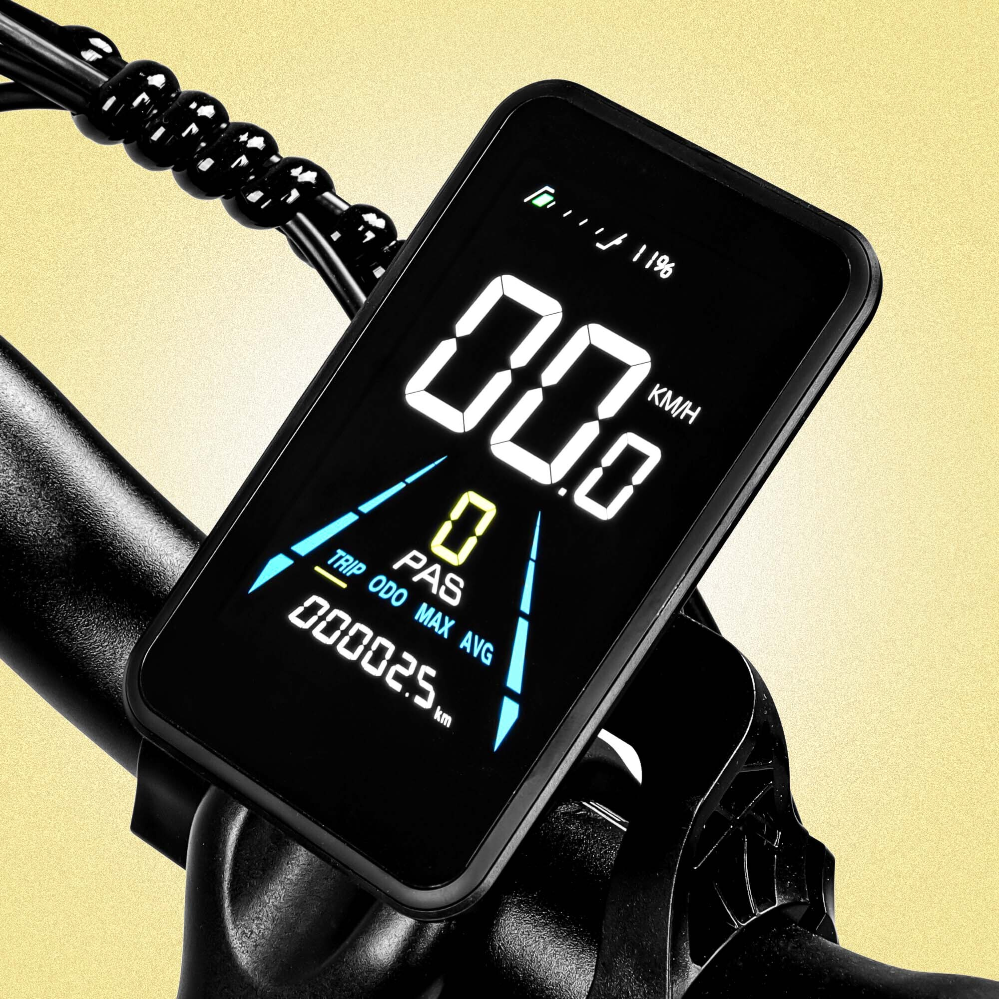 Wyświetlacz roweru elektrycznego pokazuje 00,0 km/h, 0 PAS i 00002,5 km. Bateria ma 11%. Czarne detale na żółtym tle.