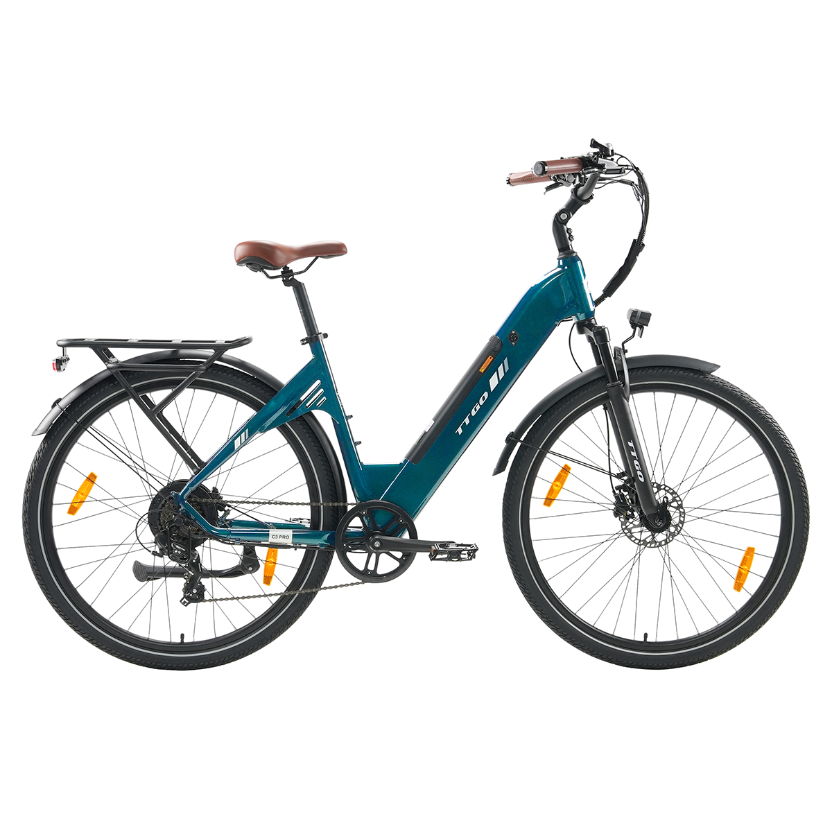 Turkusowy rower elektryczny z czarnymi oponami i brązowym siodełkiem na białym tle.