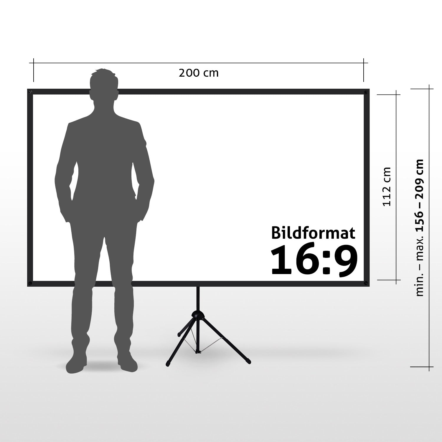 Ein Mann steht vor einer Projektionsleinwand. Die Leinwandabmessungen sind 200 cm x 112 cm. Das Seitenverhältnis beträgt 16:9, mit einem Ständer.