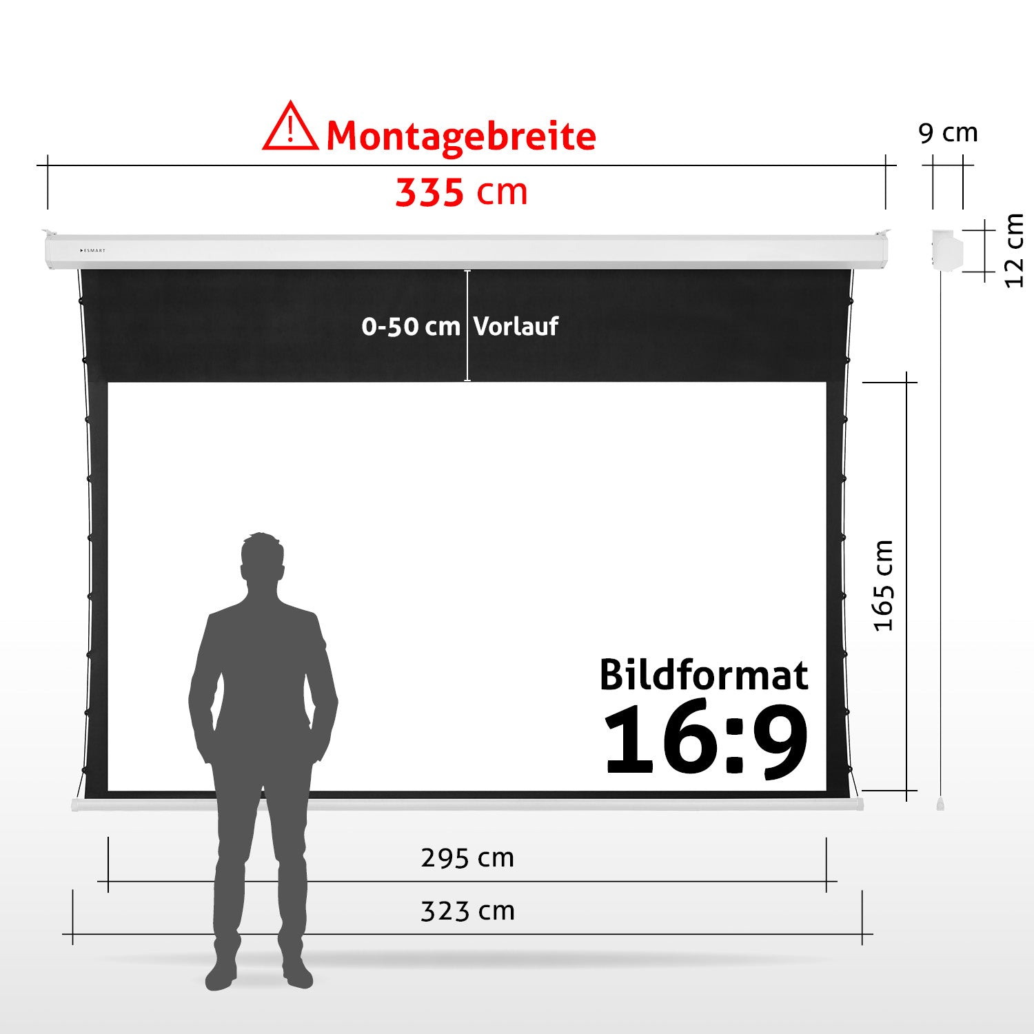 Ein Mann steht vor einer Leinwand. Maße und Text werden angezeigt: 335 cm, Format 16:9. Text enthält 'Montagebreite' und 'Bildformat'.