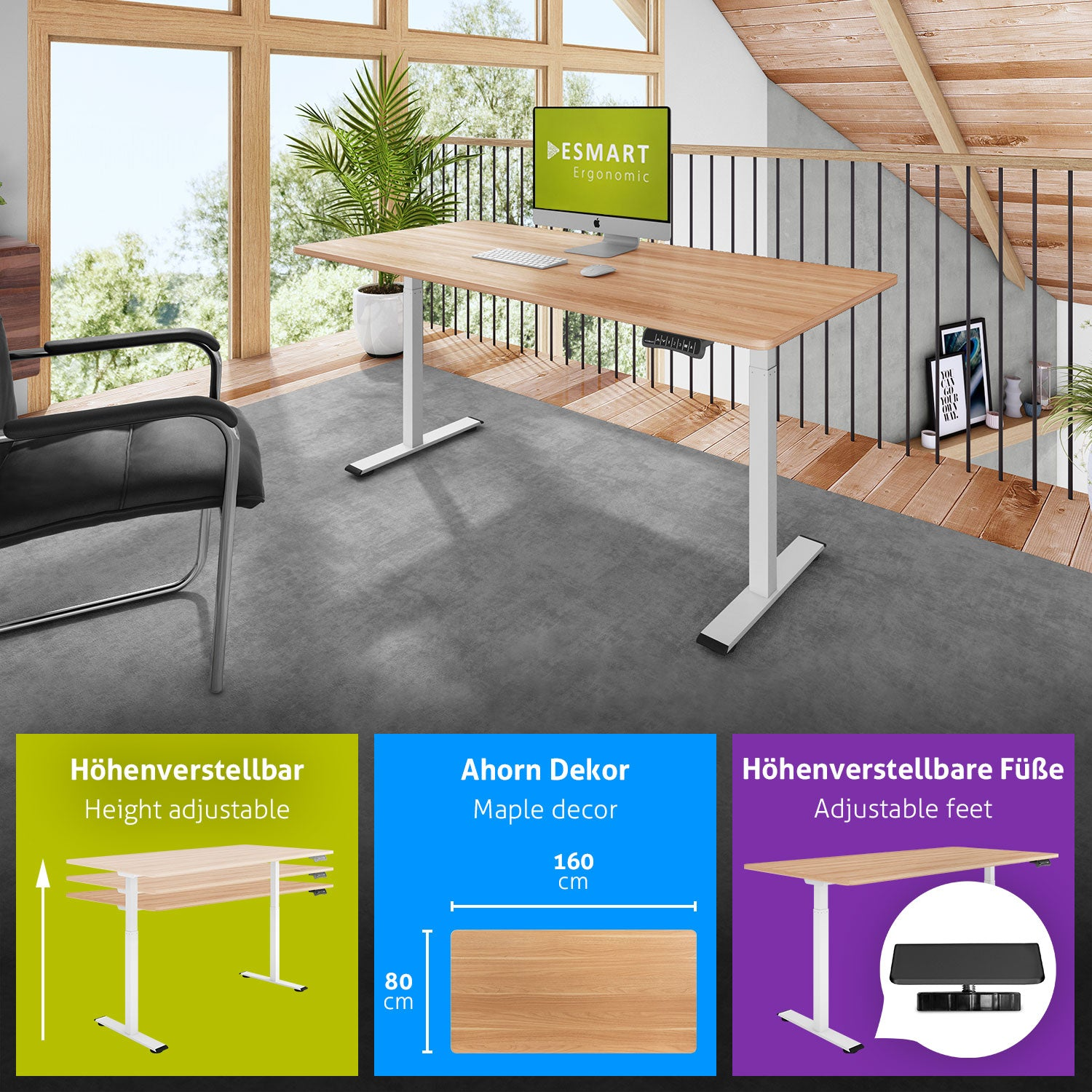 Ein höhenverstellbarer Schreibtisch mit Ahorn-Dekor-Oberfläche. Ein Computermonitor steht darauf. Der Hintergrund zeigt Fenster und ein Loft.