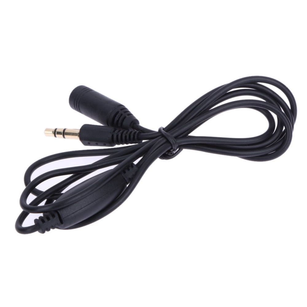 Ein schwarzes Audiokabel mit zwei Anschlüssen. Einer ist ein 3,5-mm-Klinkenstecker mit Goldbeschichtung, der andere ein Buchse. Weißer Hintergrund.