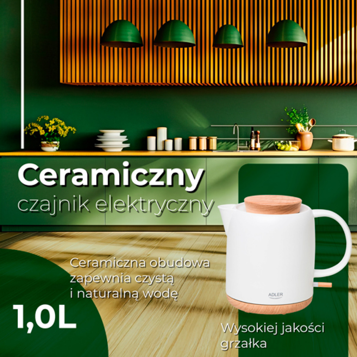 Biały czajnik elektryczny z ceramiczną obudową i drewnianymi elementami w zielonej kuchni. Tekst: 'Ceramiczny czajnik elektryczny'.