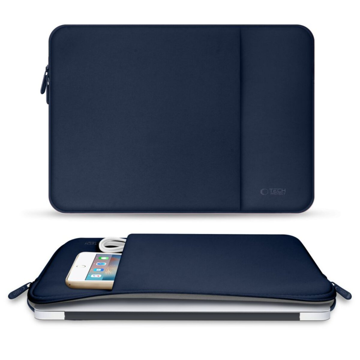Een marineblauwe laptoptas met rits. Open, toont het een telefoon en oplaadkabel. Het merk is Tech Protect.