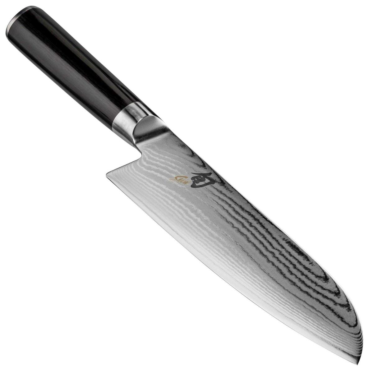 Ein Shun-Kochmesser. Es hat einen schwarzen Griff und eine silberne Klinge mit Holzmaserung. Die Klinge ist abgewinkelt und scharf.