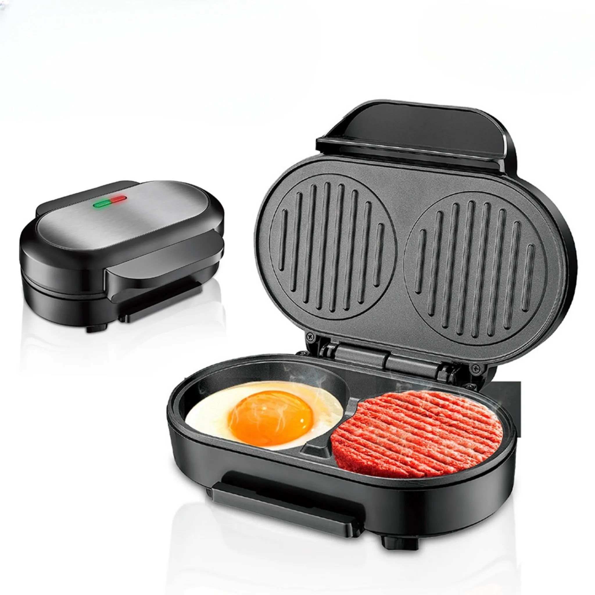 Schwarzer Eier- und Burger-Maker mit Ei und Burger im Inneren. Ein weiterer ähnlicher Maker befindet sich links.