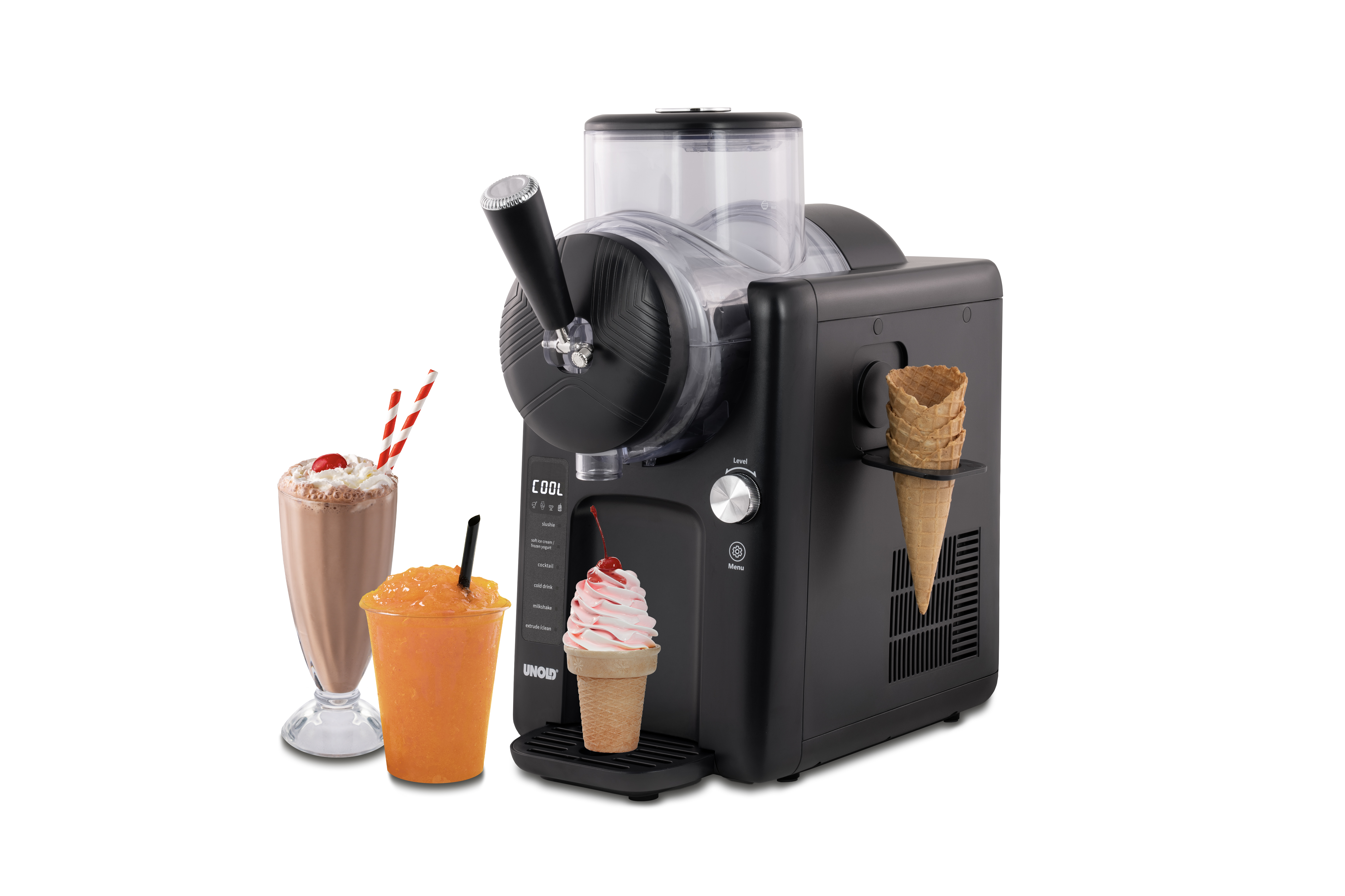 Gelatiera nera con coni gelato, frappè e granite. Ciliegie sopra i coni gelato.