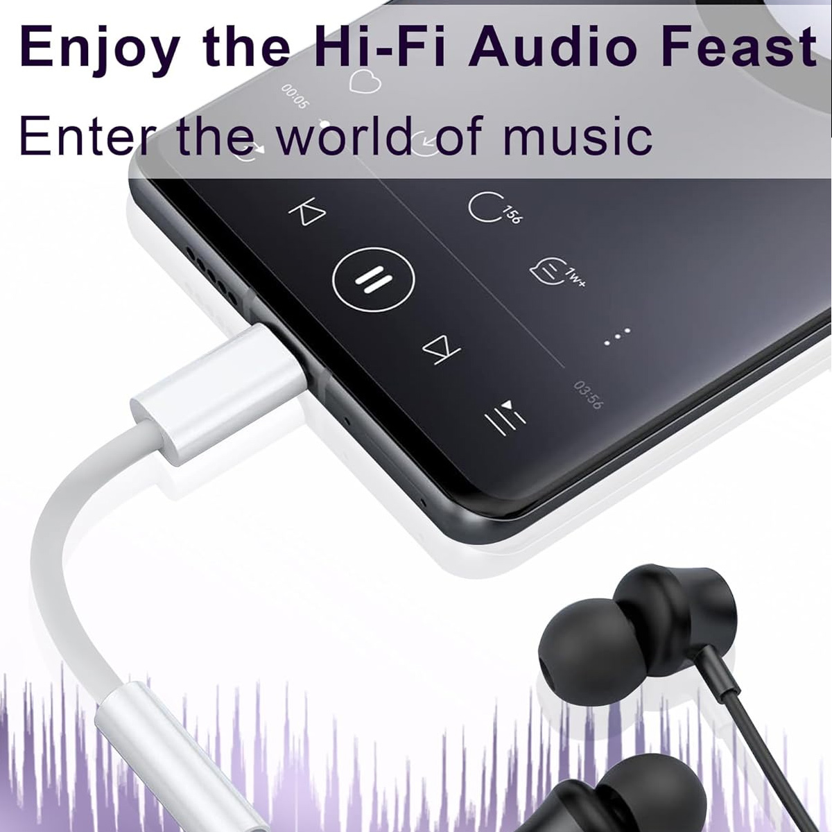 Schwarzes Smartphone, verbunden mit weißem Adapter und schwarzen Kopfhörern. Musiksteuerung auf dem Bildschirm. Weißer Hintergrund.