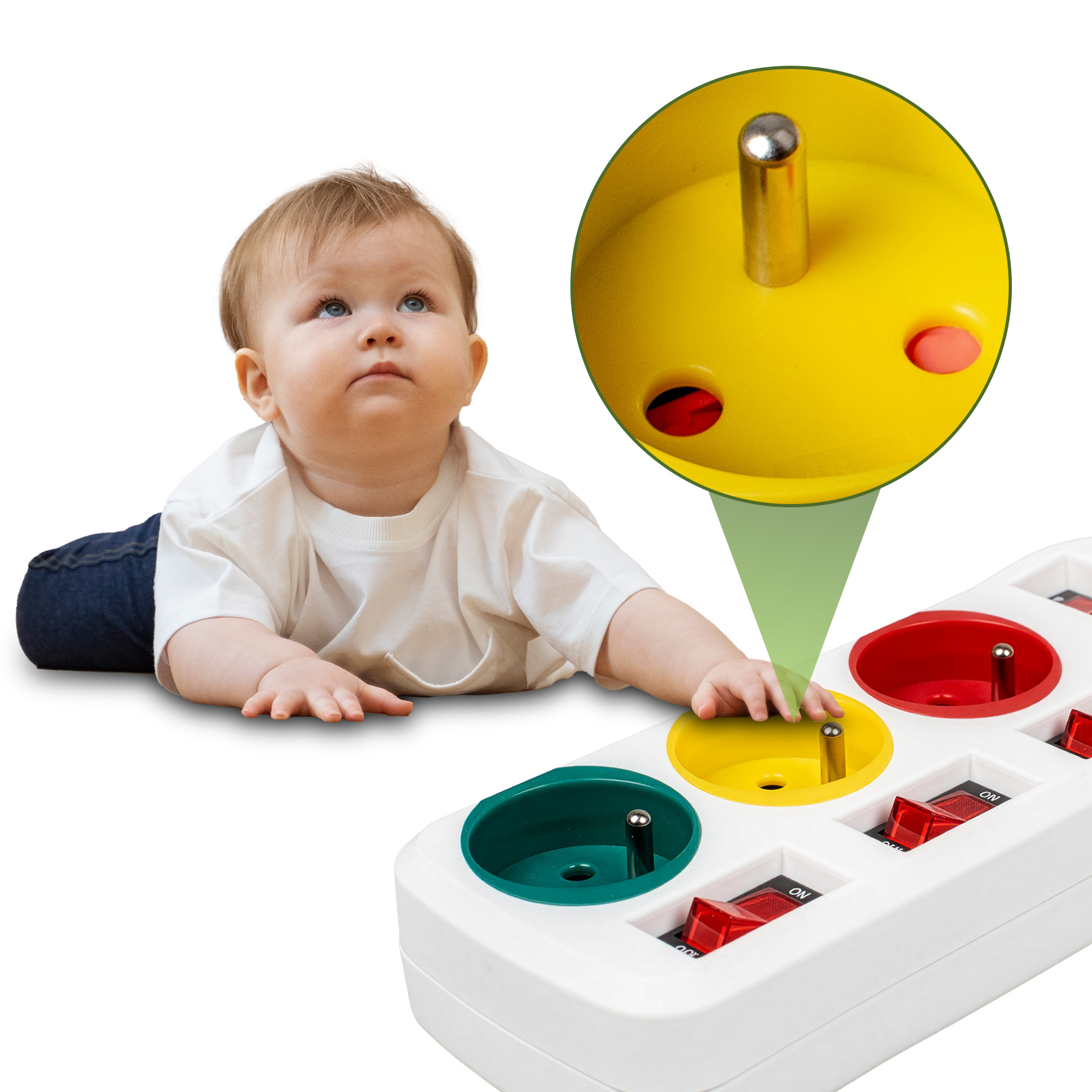 Niemowlę patrzy na listwę zasilającą z kolorowymi gniazdami. Żółte gniazdo jest podświetlone. Niemowlę dotyka żółtego gniazda.