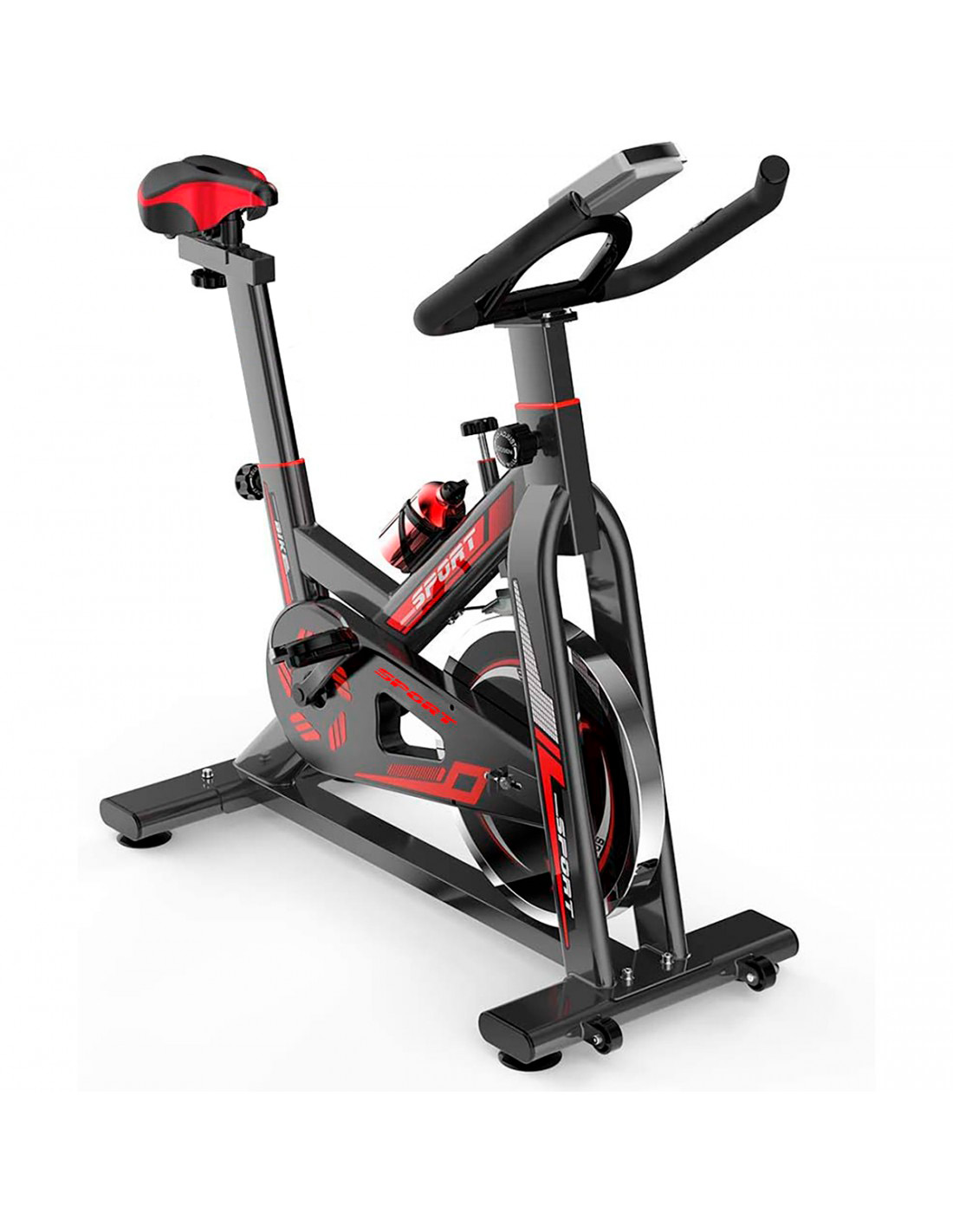 Vélo d'exercice stationnaire. Noir et rouge, avec une bouteille d'eau. Il a un siège, un guidon et un affichage numérique. Le fond est blanc.