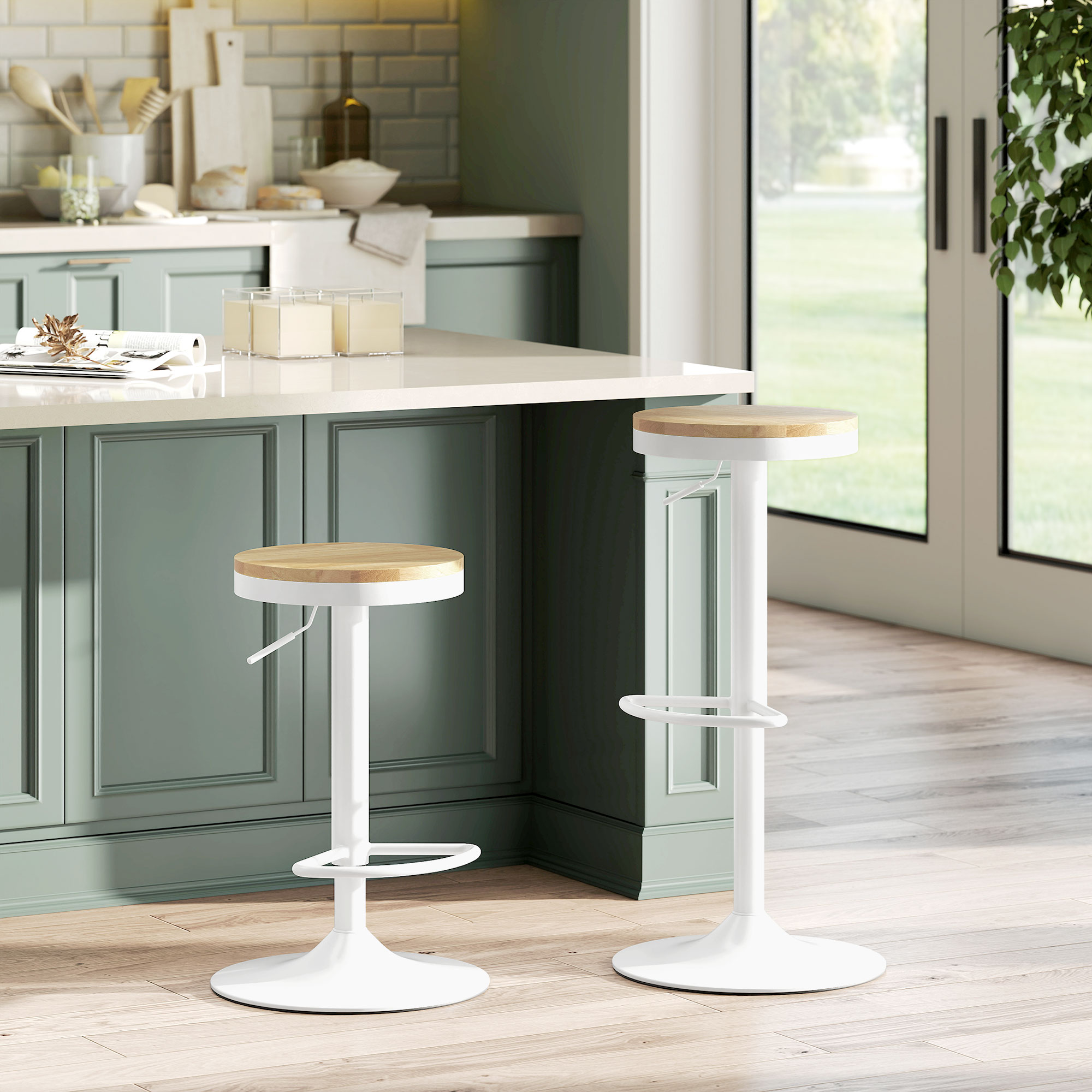 Una cocina con dos taburetes blancos, una encimera y una ventana. El fondo muestra utensilios de cocina y un armario verde.