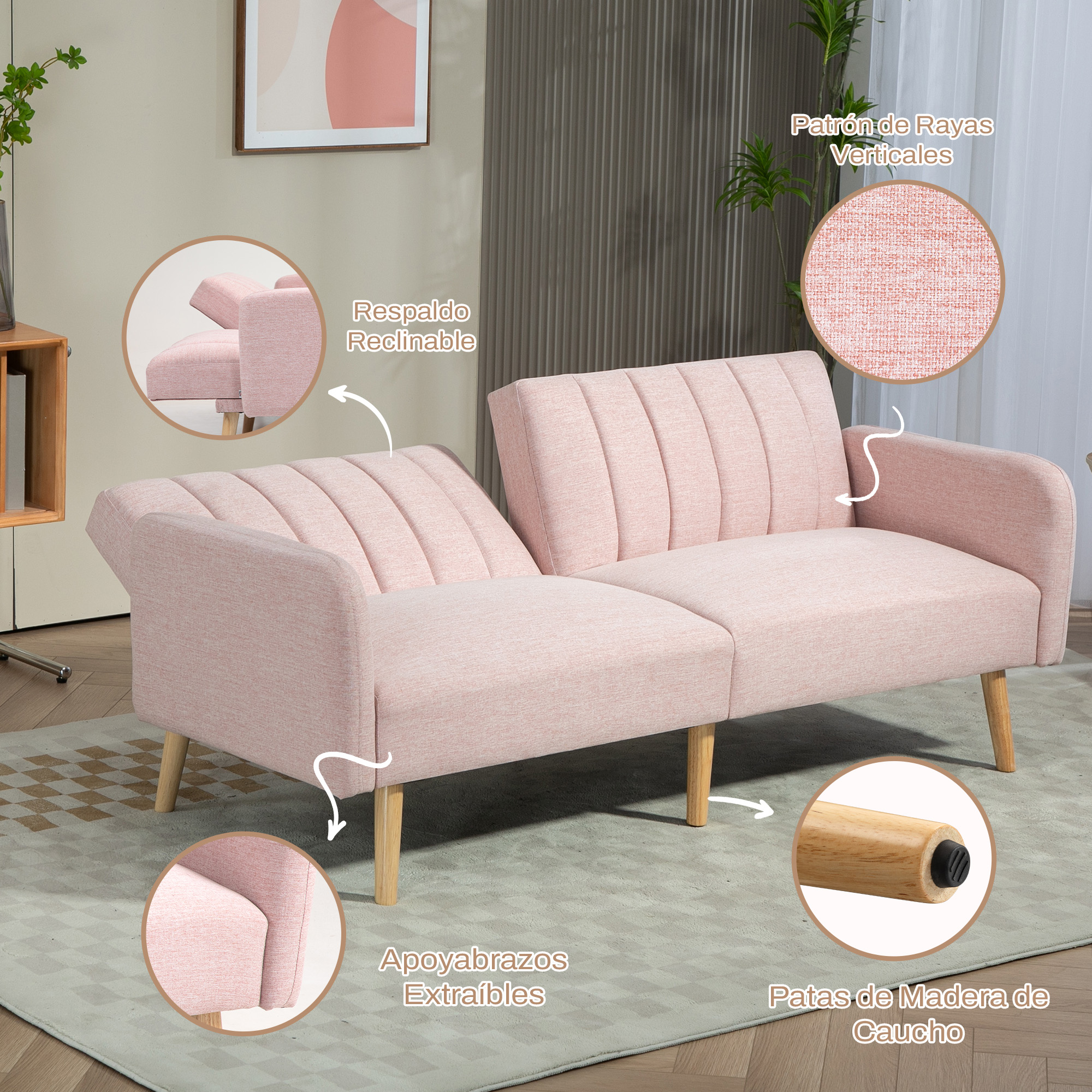 Un sofá rosa con patas de madera. Tiene reposabrazos ajustables y respaldo reclinable. El fondo incluye una pintura y cortinas.