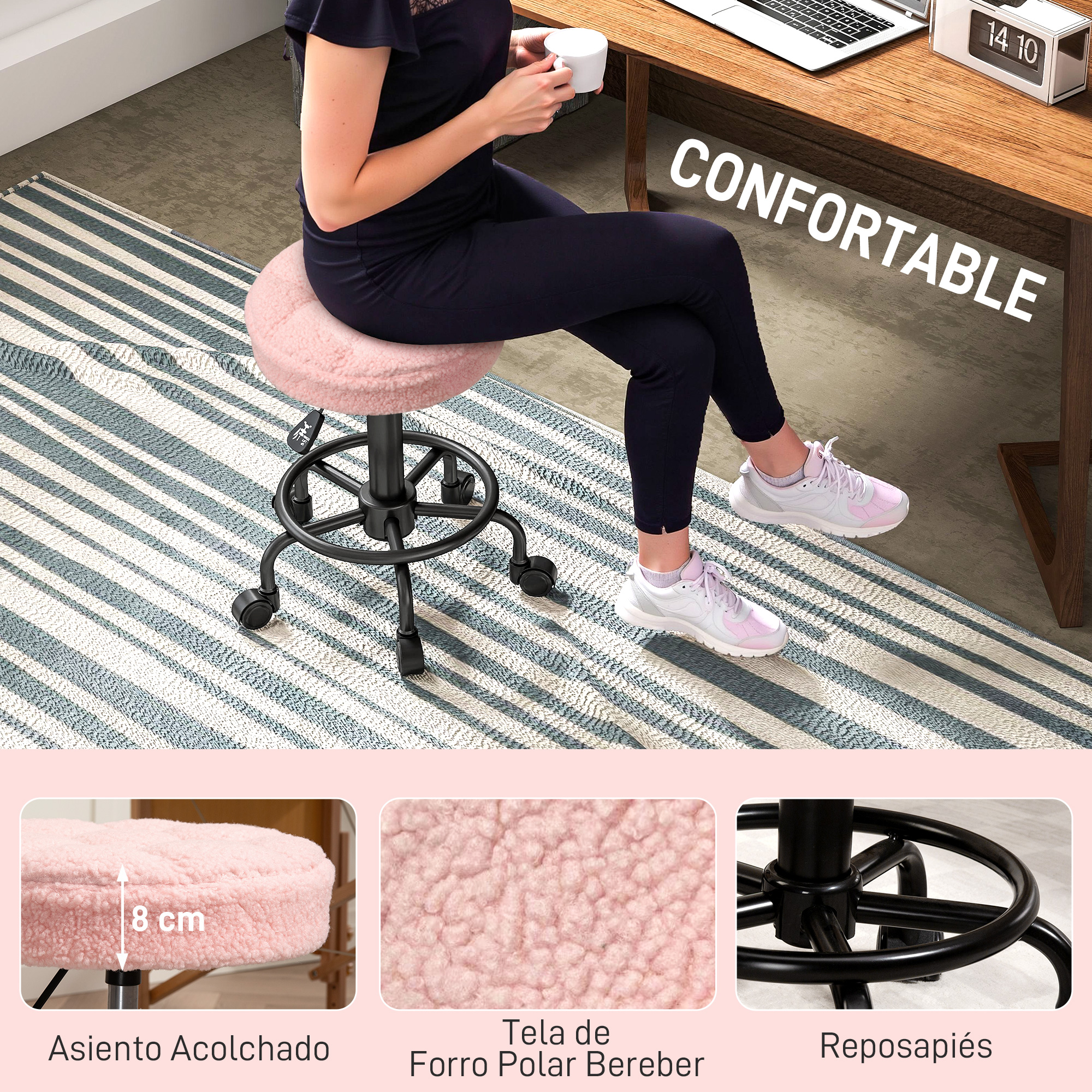 Una mujer está sentada en un taburete rosa y esponjoso en un escritorio. El escritorio tiene una computadora portátil, un reloj y la palabra 'CONFORTABLE'.
