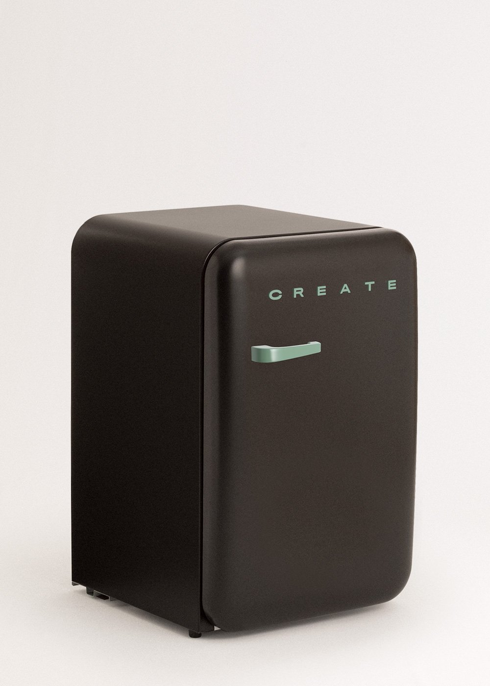 Una mini nevera negra con esquinas redondeadas. La palabra 'CREATE' está en la parte delantera con letras verdes. Tiene un asa verde.