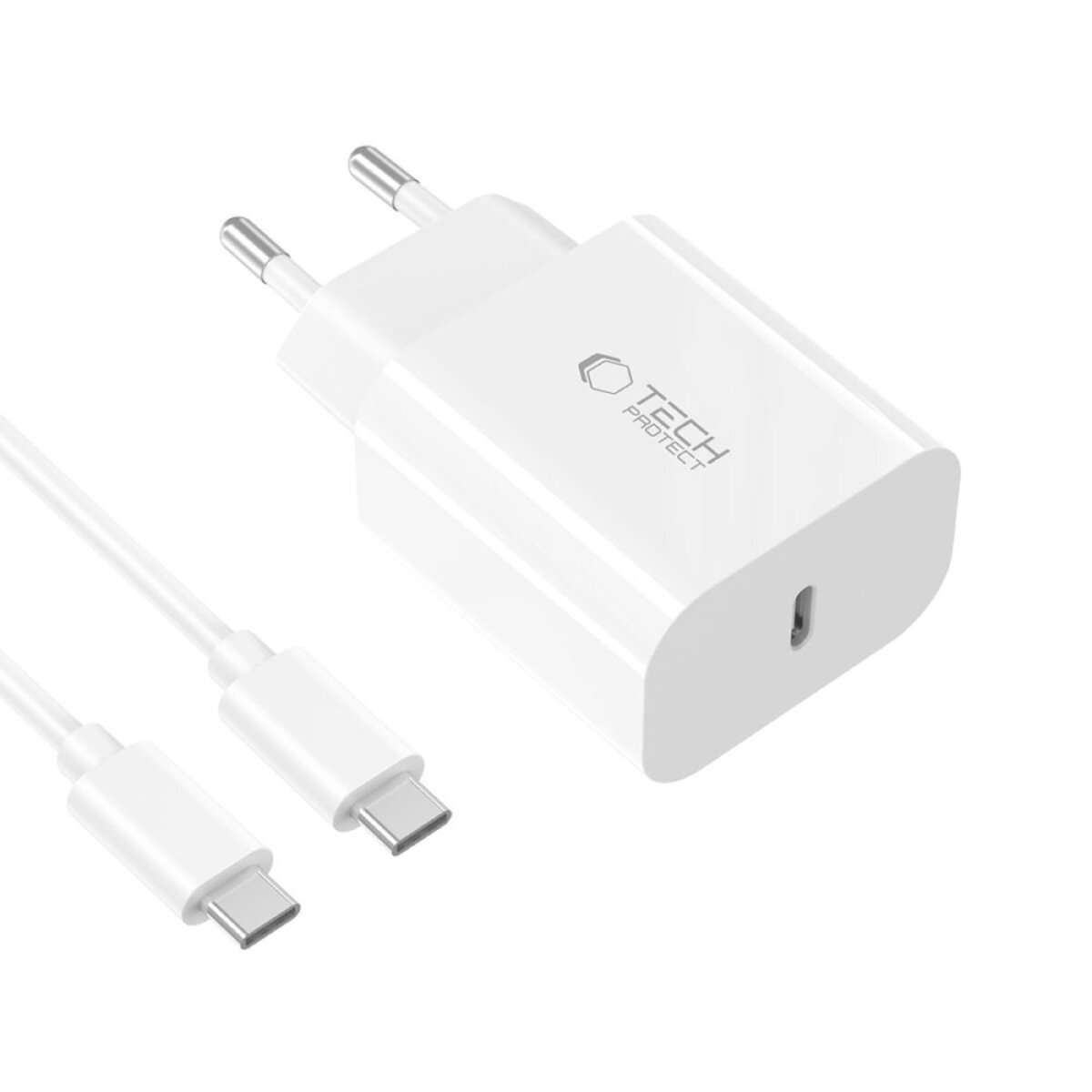 Ein weißes Tech Protect Ladegerät mit zwei USB-C-Kabeln. Das Ladegerät hat ein Logo und einen Netzstecker.