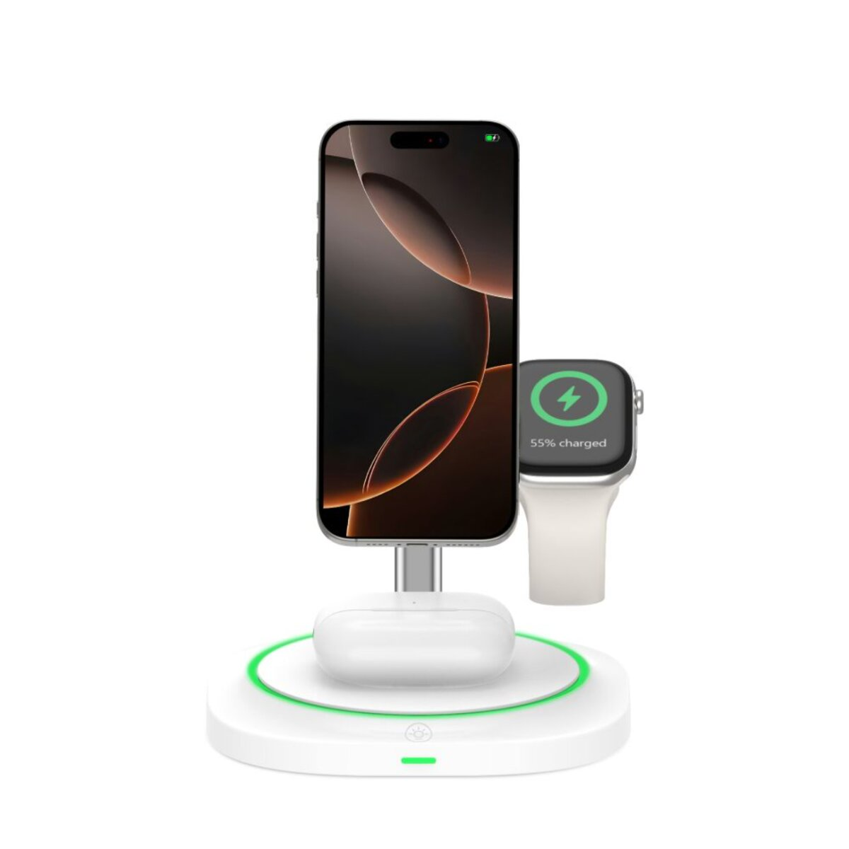 Eine weiße Ladestation hält ein Telefon, eine Uhr und Ohrhörer. Telefon und Uhr laden. Die Uhr ist zu 55 % geladen.