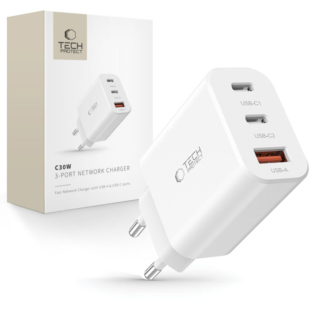 Ein weißes Tech Protect 3-Port-Netzladegerät mit USB-A- und USB-C-Anschlüssen und seine Verpackung werden gezeigt.