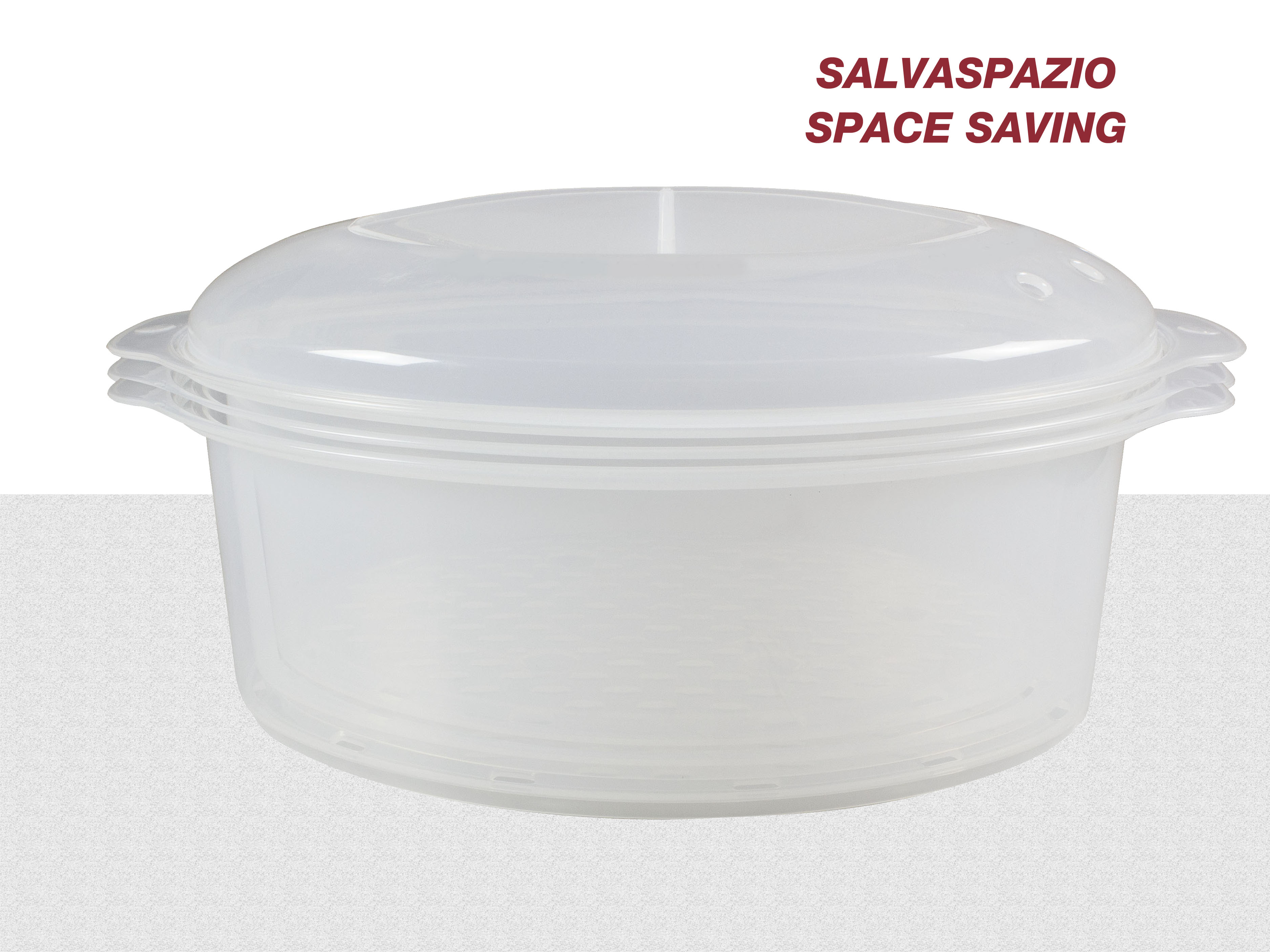 Un contenitore alimentare traslucido salvaspazio con coperchio. Testo 'SALVASPAZIO SPACE SAVING' in alto.