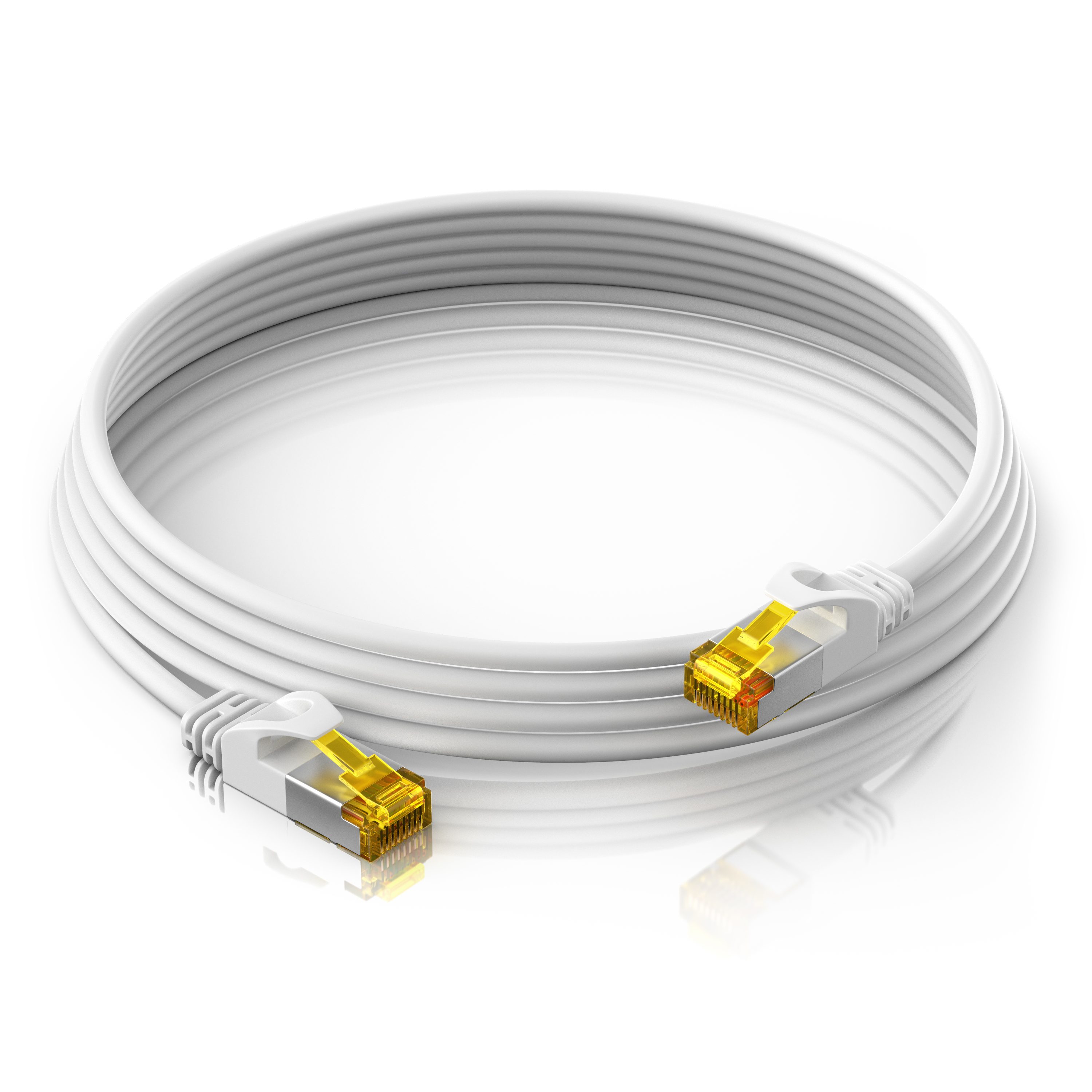 Weißes Ethernet-Kabel auf reflektierender Oberfläche. Gelbe Stecker an beiden Enden. Klares, helles Bild.