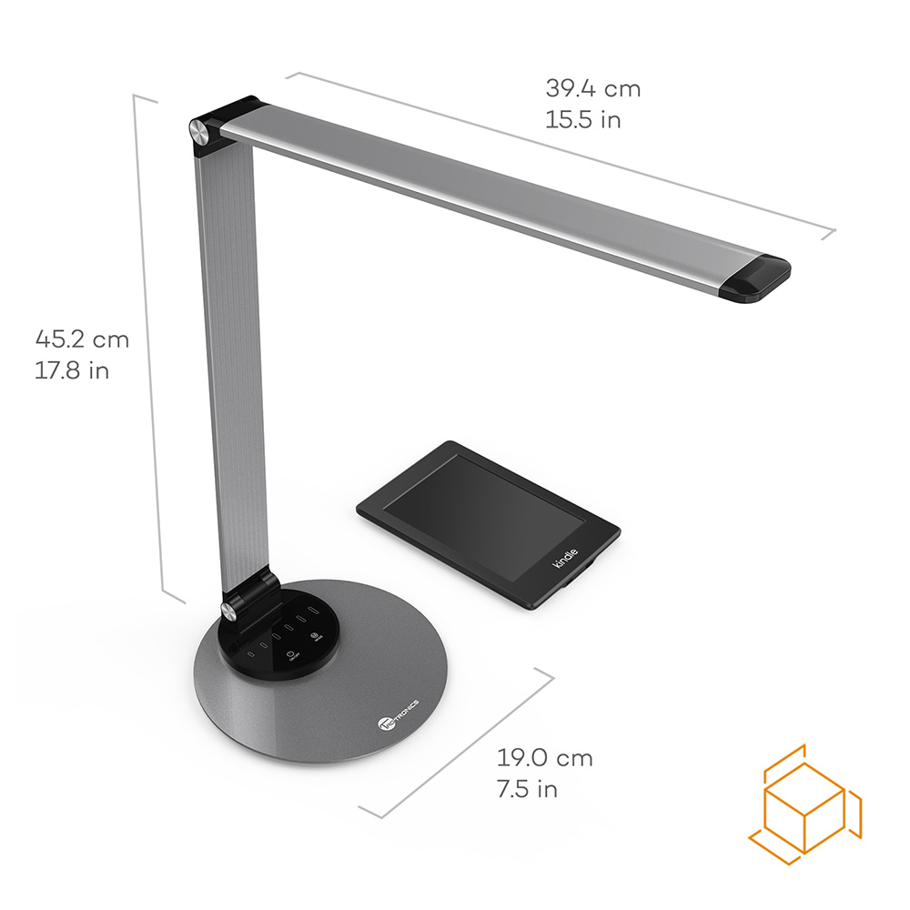 Eine graue Schreibtischlampe mit einem Kindle E-Reader. Maße sind angegeben. Die Lampe hat einen runden Fuß und einen verstellbaren Arm.