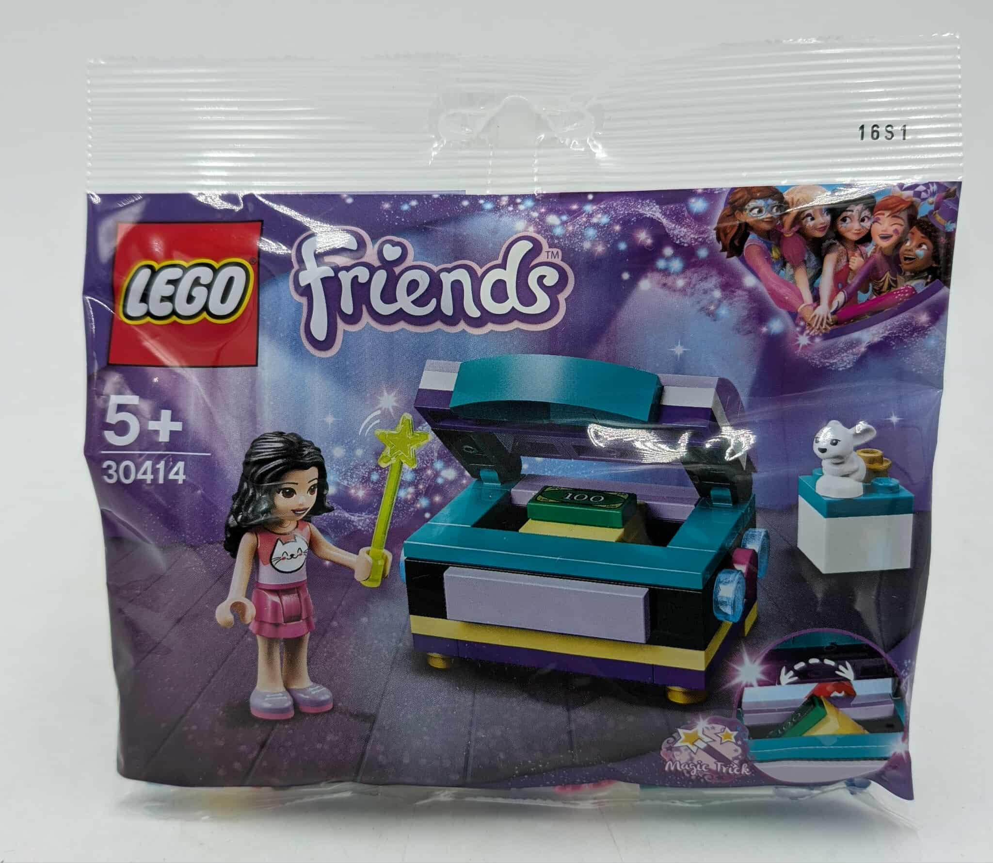 Zestaw Lego Friends w torbie. Zawiera figurkę dziewczyny, skrzynię, mysz i magiczną różdżkę.