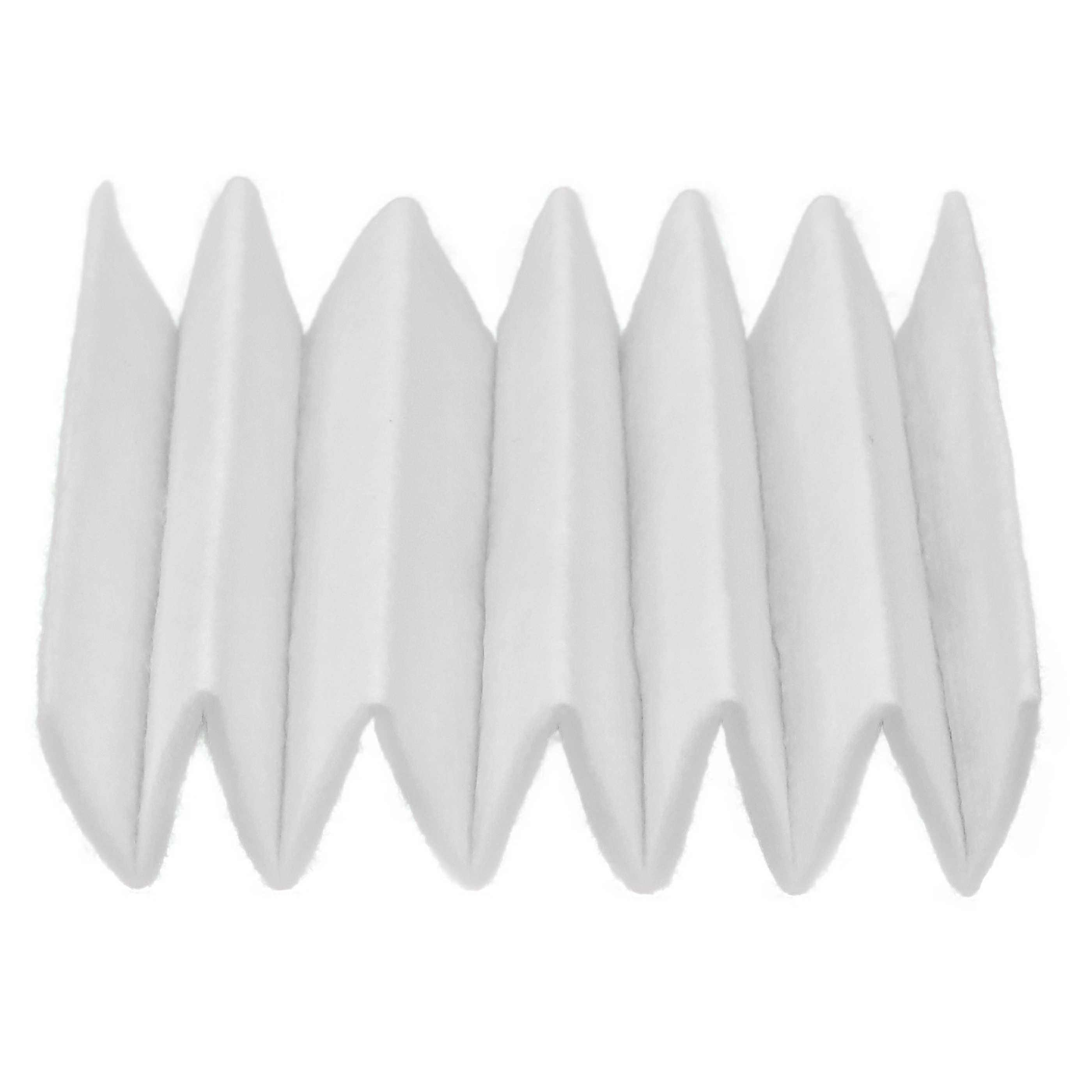 Ein weißer, ziehharmonikaartiger Filter vor weißem Hintergrund. Der Filter hat scharfe, gefaltete Spitzen.