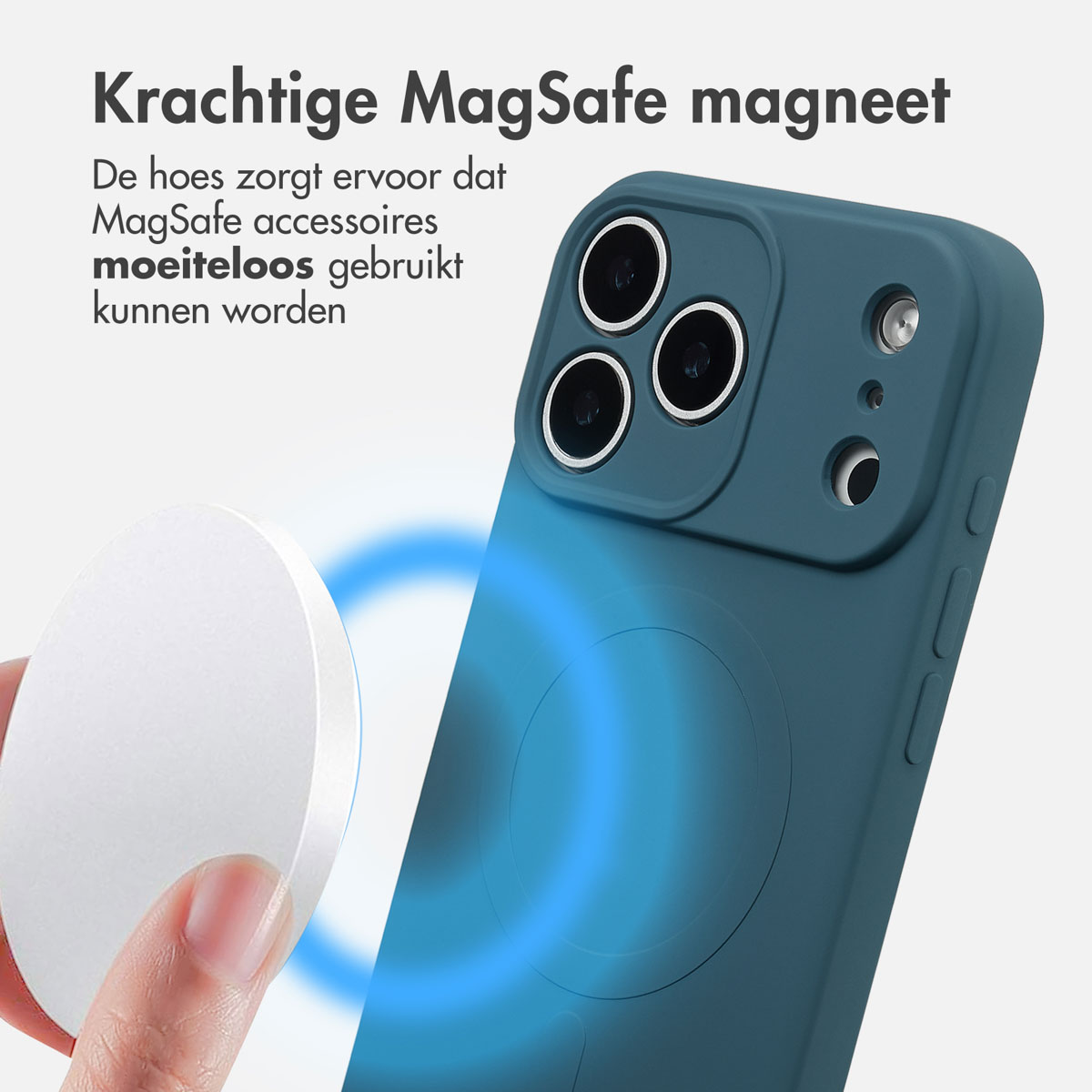 Een teal telefoonhoesje met een MagSafe-oplader. De hoes heeft drie cameralenzen. Een blauw lichteffect geeft de magnetische verbinding aan.
