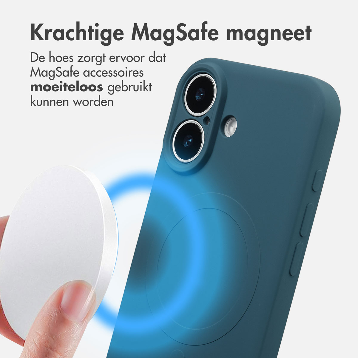 Een telefoonhoesje staat naast een wit cirkelvormig object. De hoes is blauwgroen en heeft een MagSafe-cirkel. Tekst over MagSafe.
