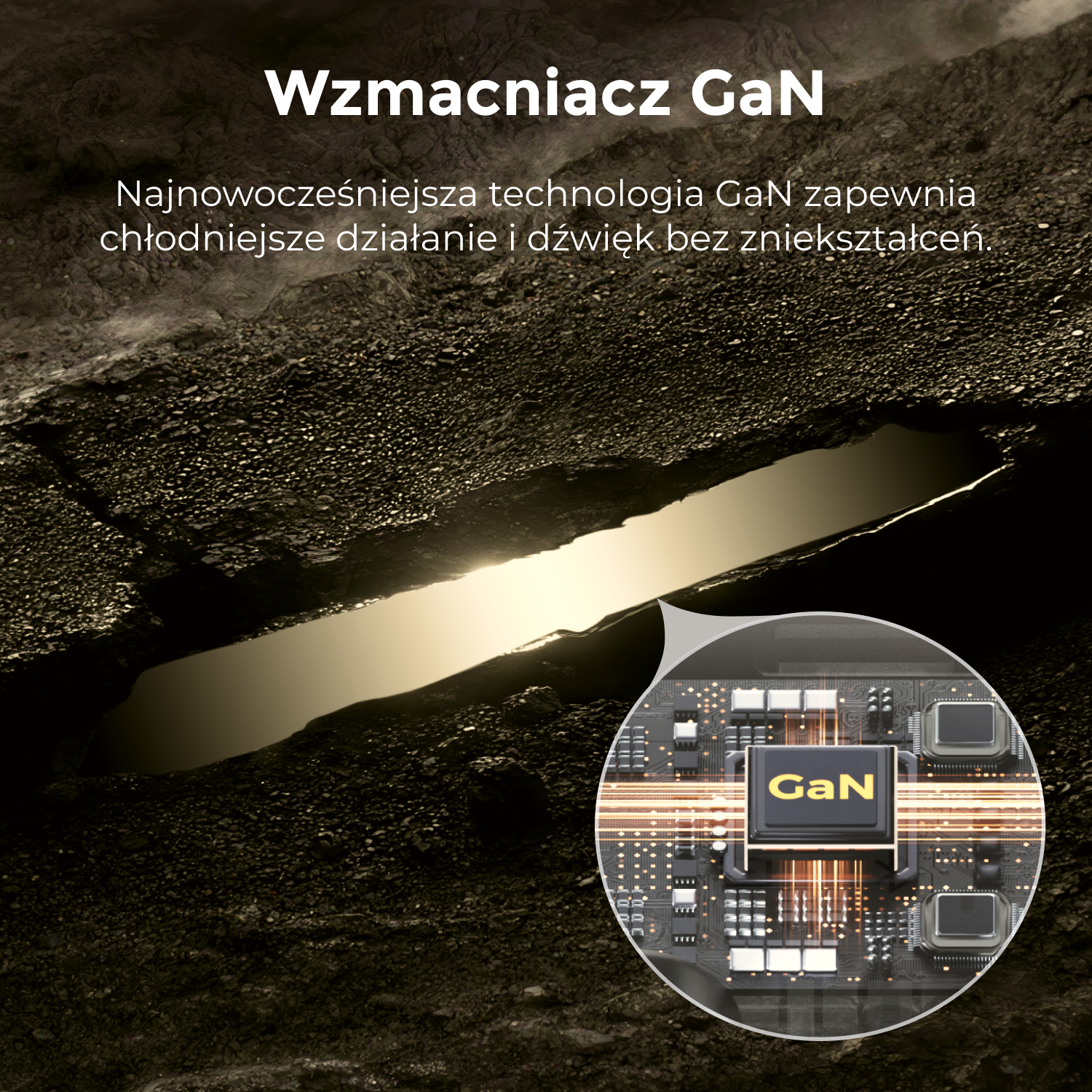 Obraz przedstawia ciemną, teksturowaną powierzchnię ze świecącą szczeliną. Zbliżenie ukazuje chip GaN.