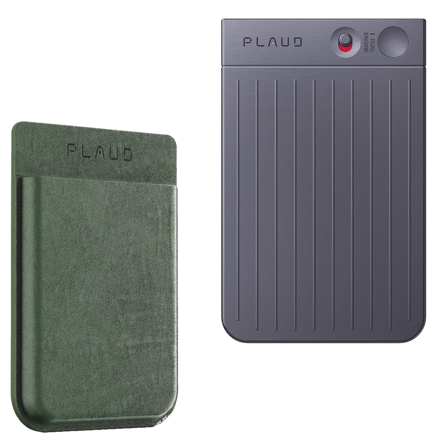 L'image montre un étui de téléphone vert et un appareil gris avec le logo 'PLAUD'. L'appareil a un bouton rouge et le texte 'DUAL ENGINE'.