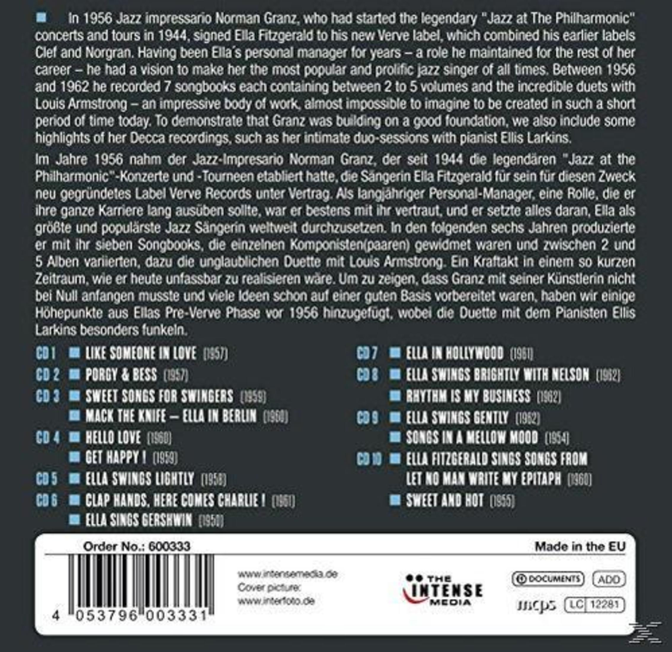 Albumhoes: tekst met songtitels en artiestinfo. Zwart-wit, met barcode onderaan.