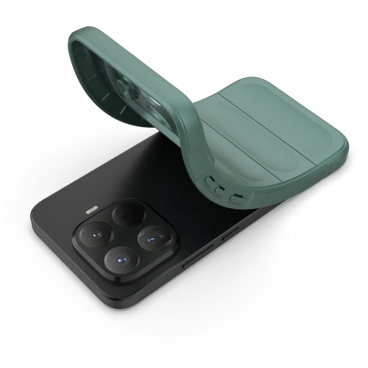 Een zwarte smartphone met een groene hoes die hem gedeeltelijk bedekt. De hoes wordt opgetild en onthult de cameralenzen.