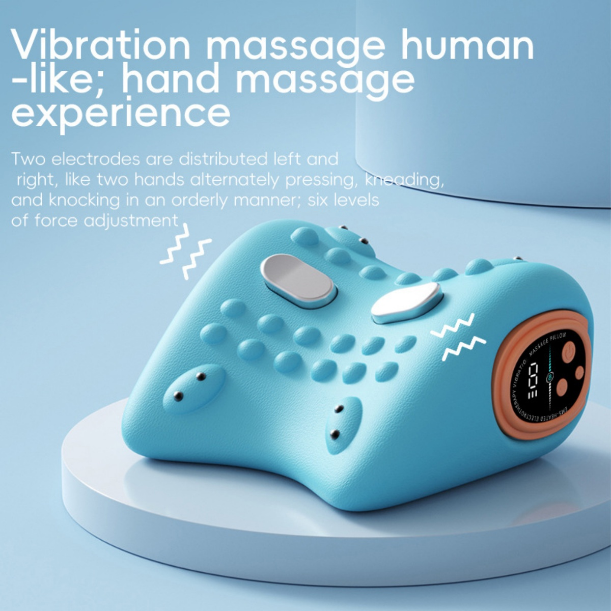 Ein blaues Massagekissen mit digitaler Anzeige liegt auf einer weißen Plattform. Text beschreibt die Funktion des Geräts.