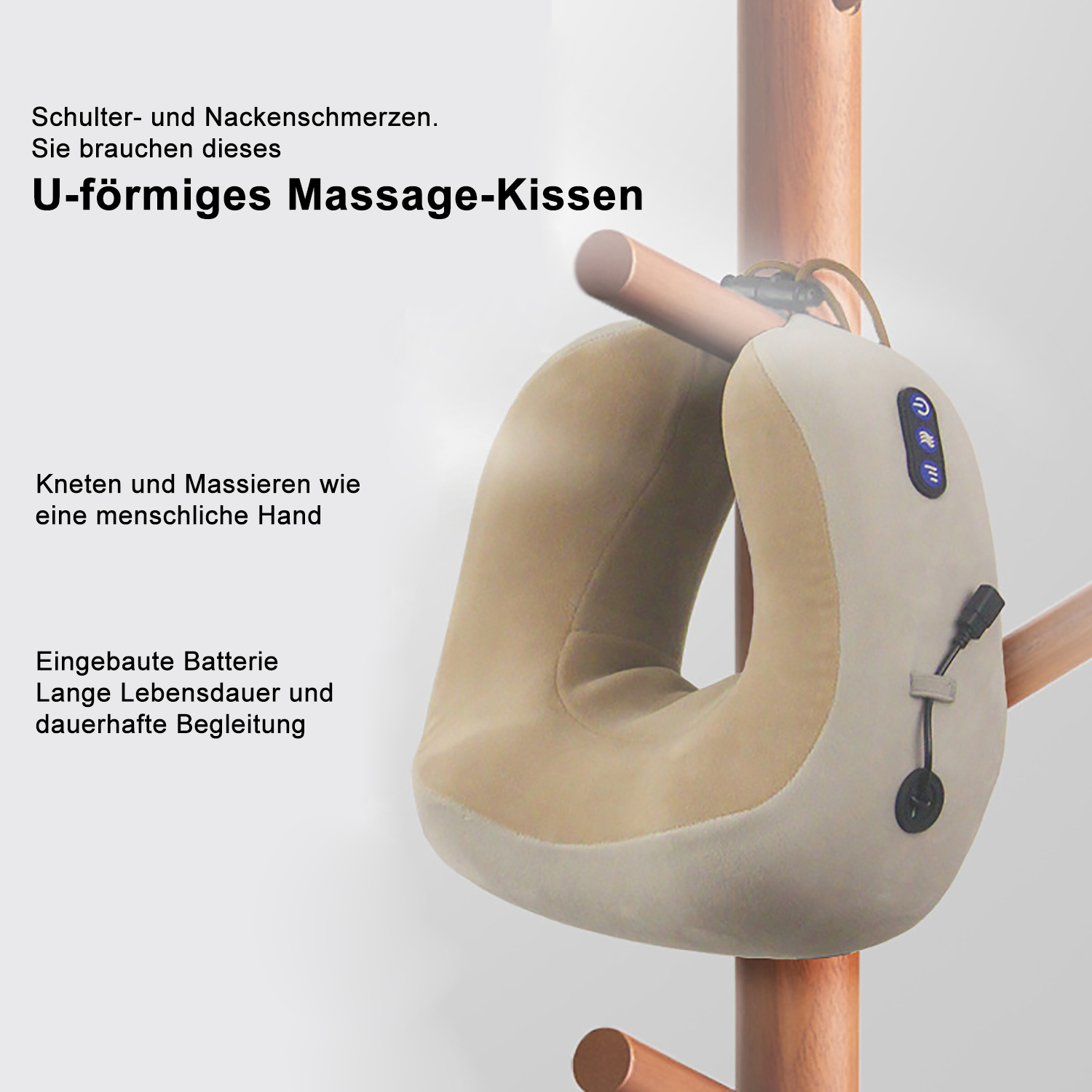 Beiges U-förmiges Massagekissen hängt an einem Holzständer. Text beschreibt Eigenschaften und Vorteile bei Nacken-Schulter-Schmerzen.