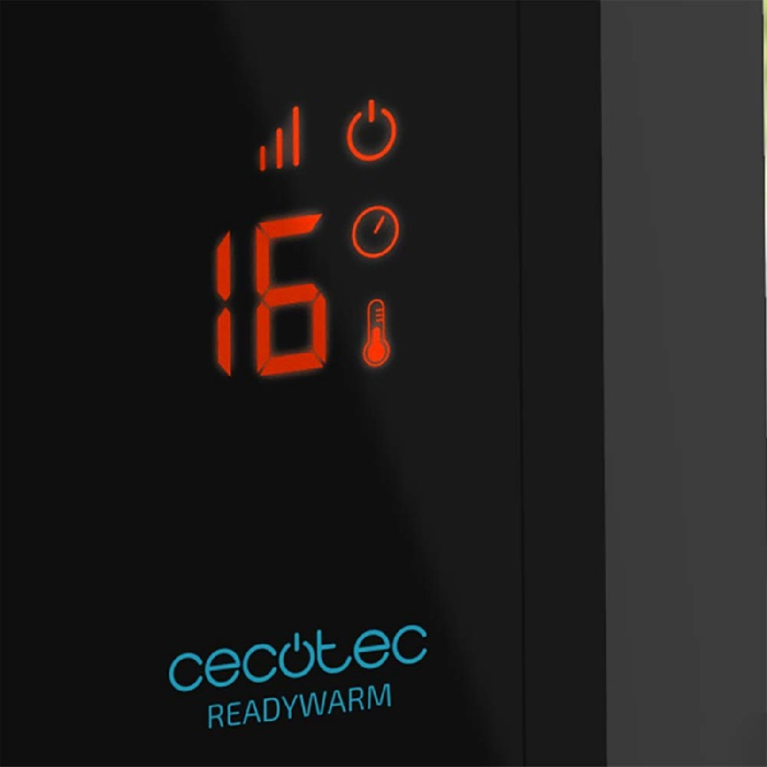 Czarny wyświetlacz urządzenia pokazuje czerwone '16' z ikonami sygnału, zasilania, timera i termometru. Na dole niebieski napis 'Cecotec READYWARM'.