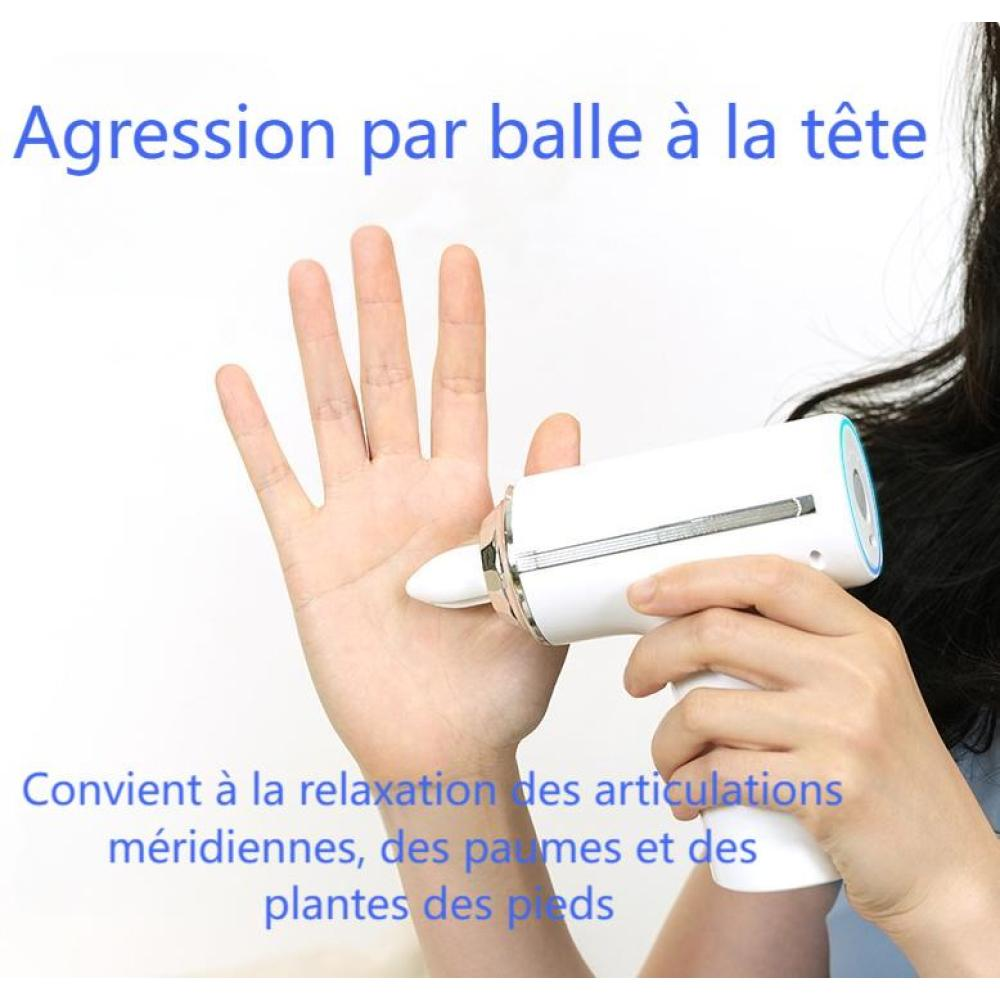 Eine Hand hält ein weißes Massagegerät. Der Text sagt: „Agression par balle à la tête“ und beschreibt Entspannung für Meridiane, Handflächen und Füße.